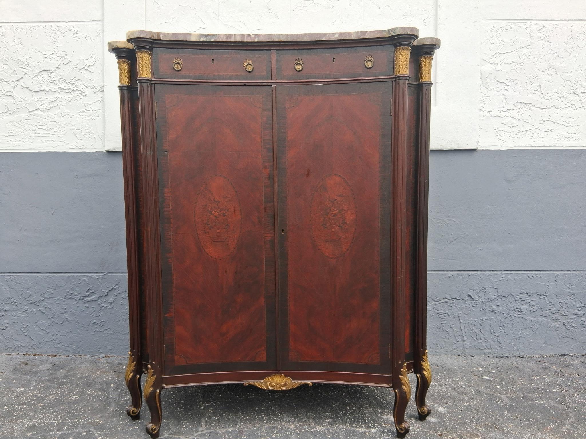 Cómoda Tallboy Estilo Transición Luis XV Francés S. XIX Madera Burl Exótica/Dorada en venta 16