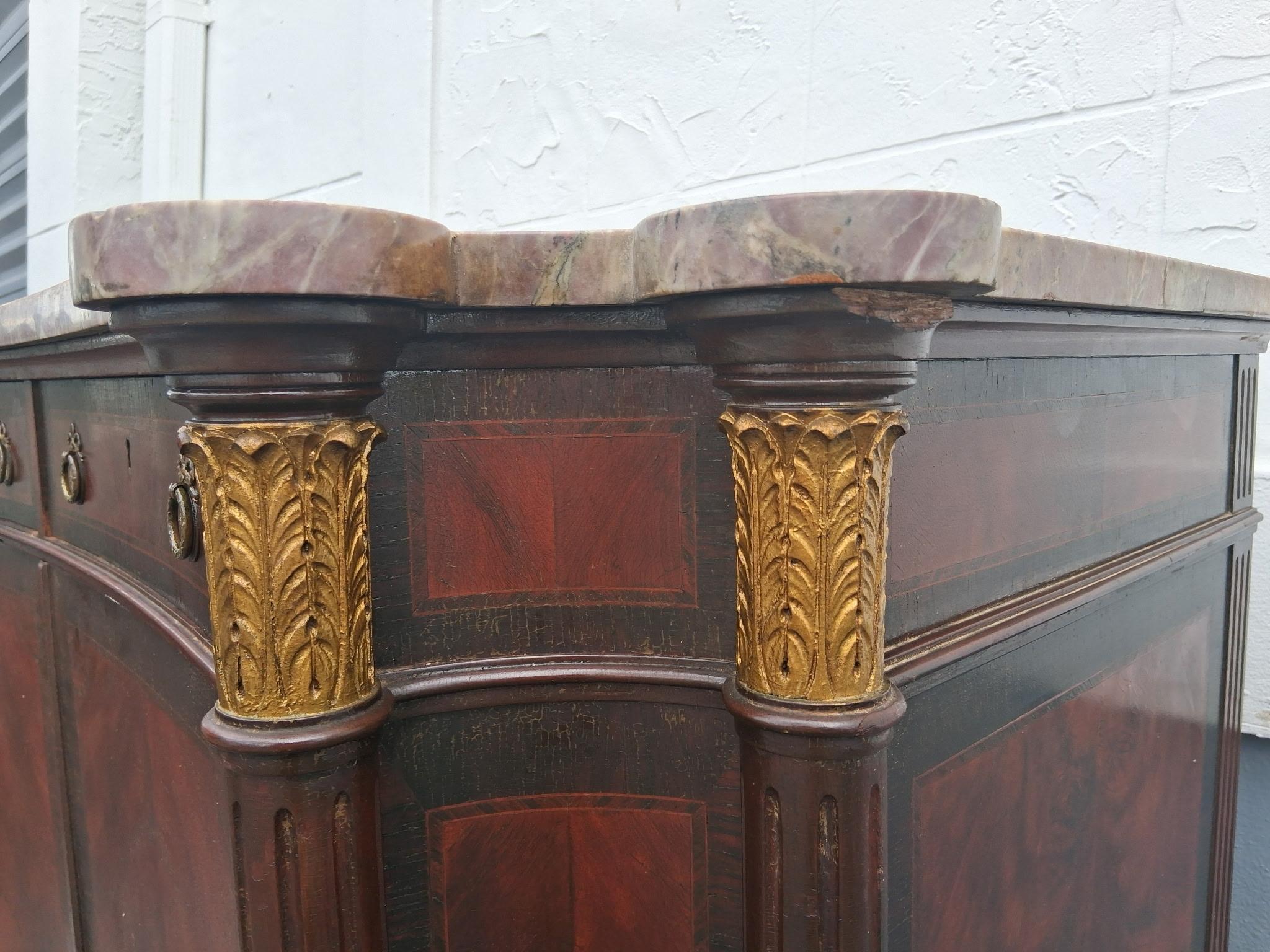 Cómoda Tallboy Estilo Transición Luis XV Francés S. XIX Madera Burl Exótica/Dorada en venta 2