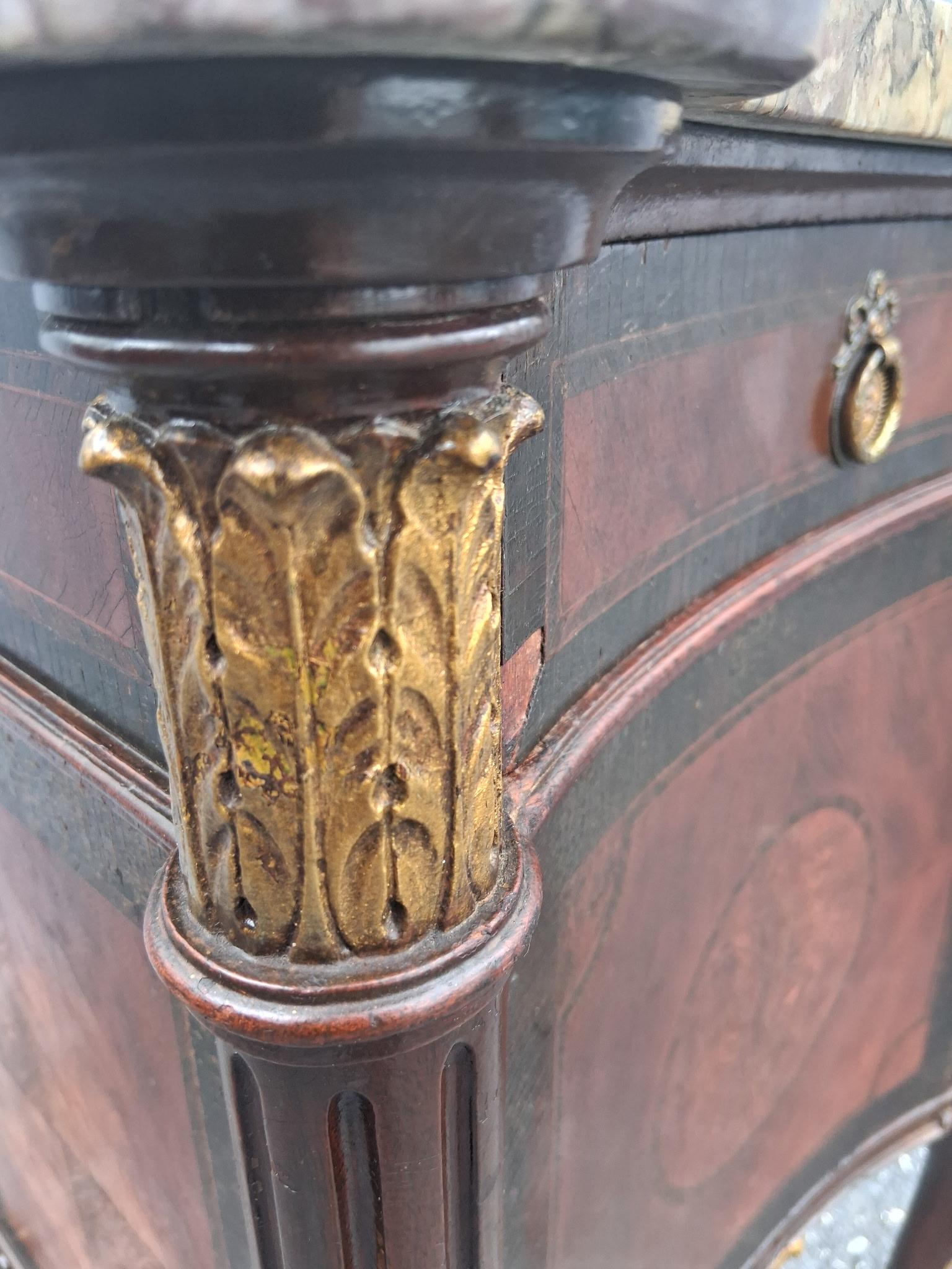 19thc French Louis XV Transition style Exotic Burlwood Nightstand/ End Table in vendita 3
