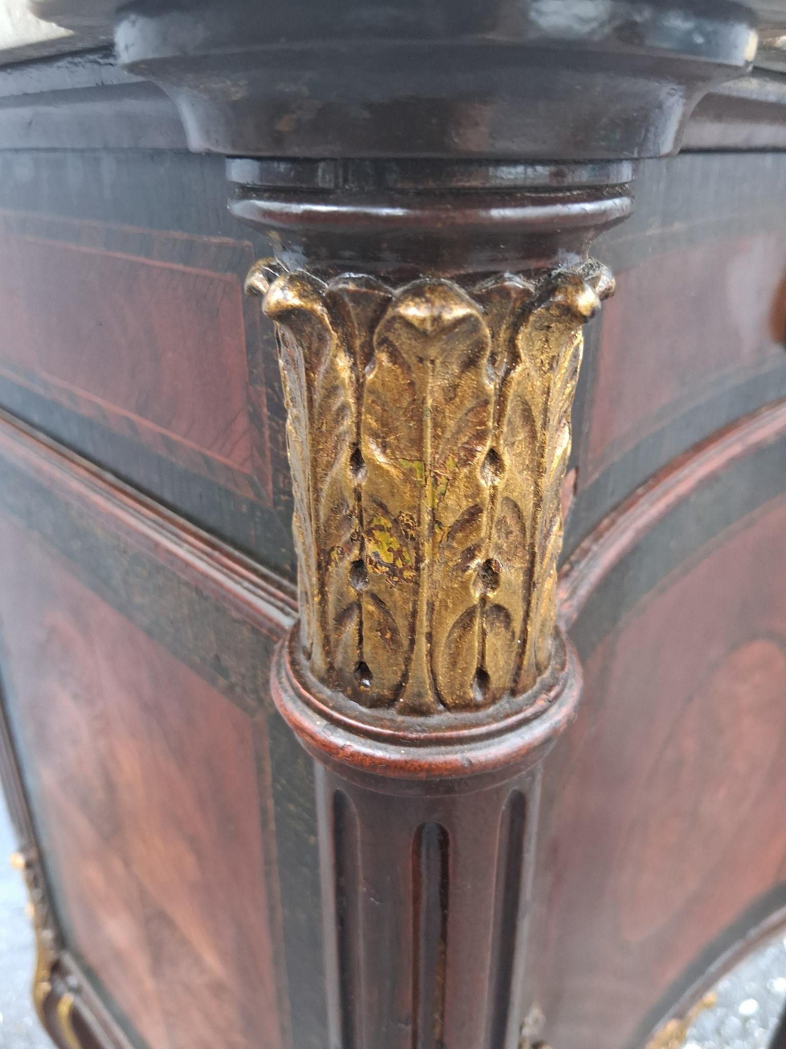 19thc French Louis XV Transition style Exotic Burlwood Nightstand/ End Table in vendita 7