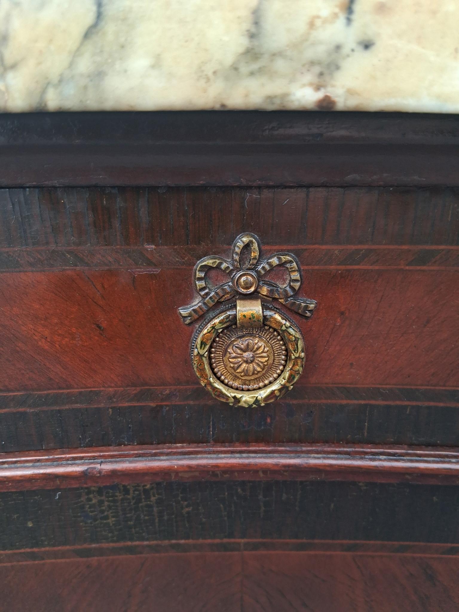 19thc French Louis XV Transition style Exotic Burlwood Nightstand/ End Table in vendita 8