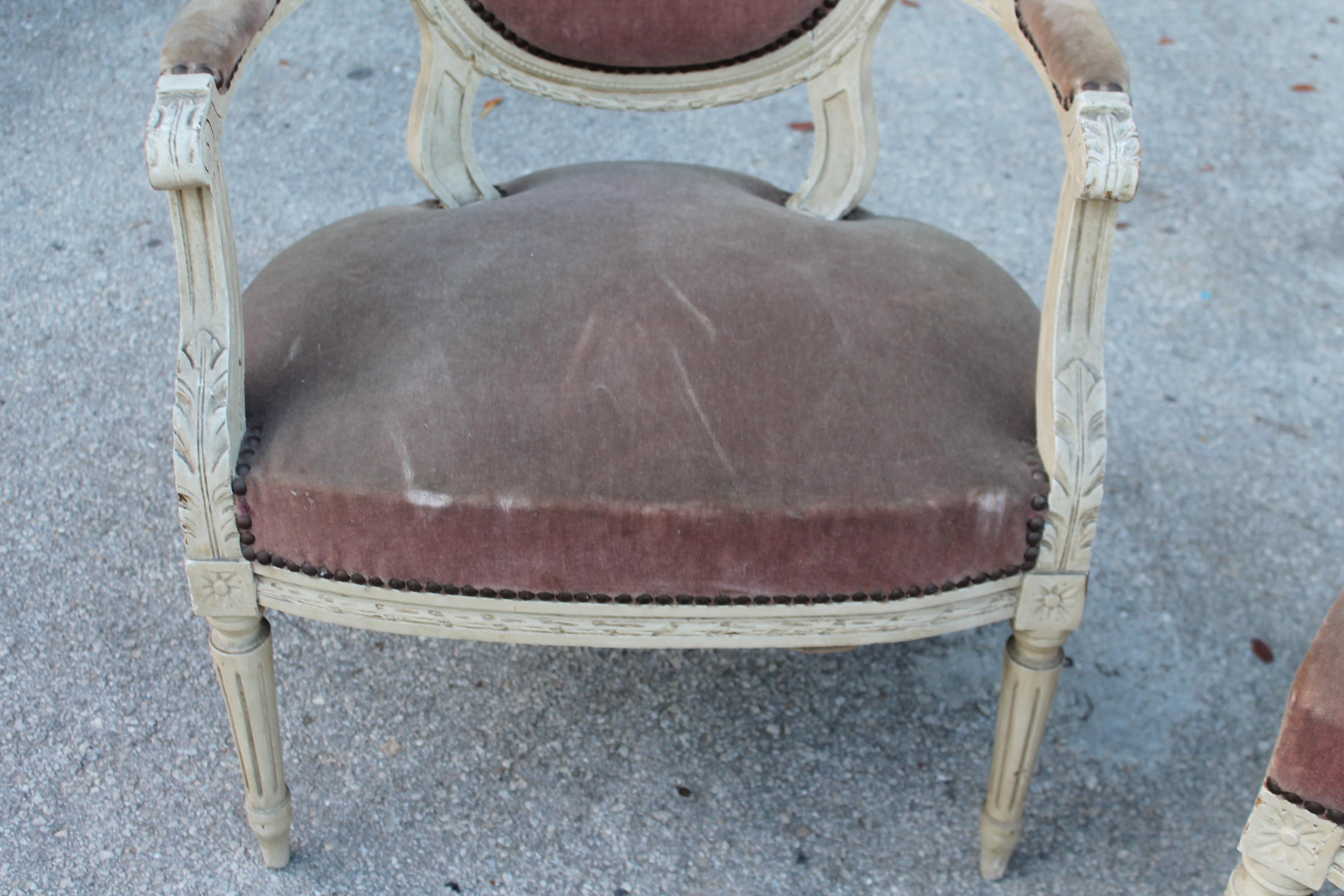 Fin du XIXe siècle Chaise à Accoudoirs et Chaise Latérale Louis XVI du 19ème siècle [2 pièces]. en vente
