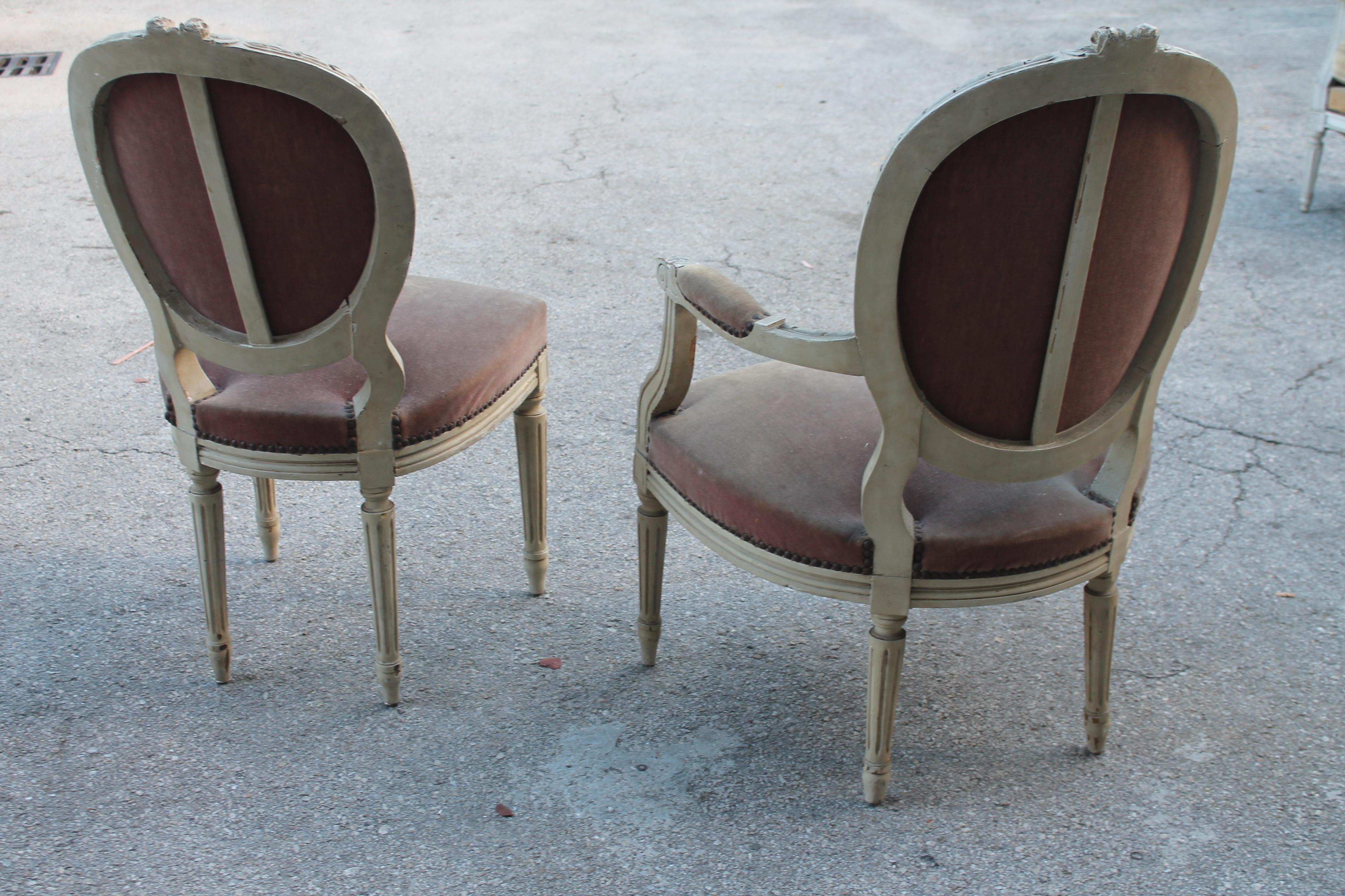 Chaise à Accoudoirs et Chaise Latérale Louis XVI du 19ème siècle [2 pièces]. en vente 3