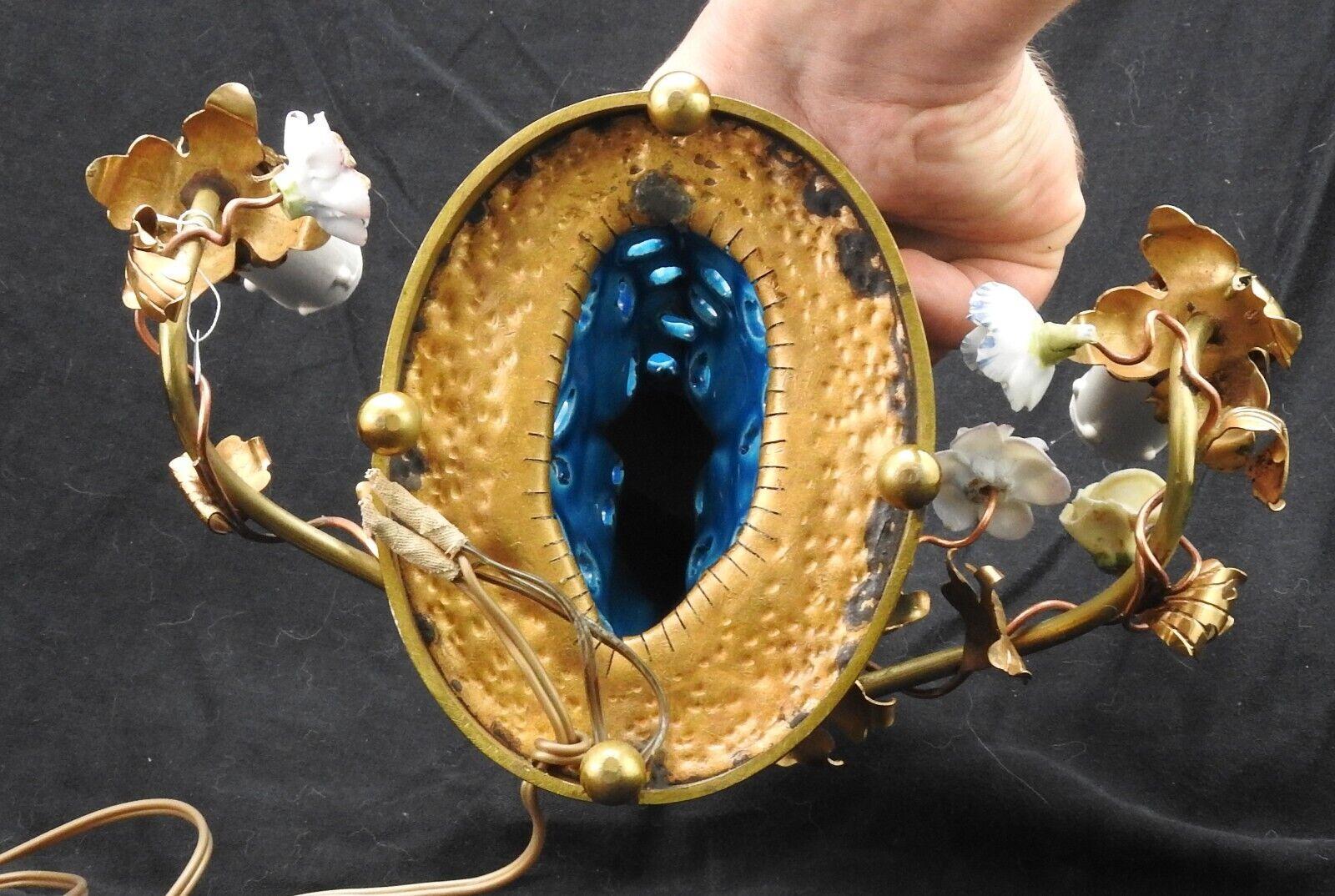 Porcelaine Lampe de table 19ème siècle en porcelaine de Chine Louis XVI, perroquet bleu avec fleurs en porcelaine de Saxe en vente