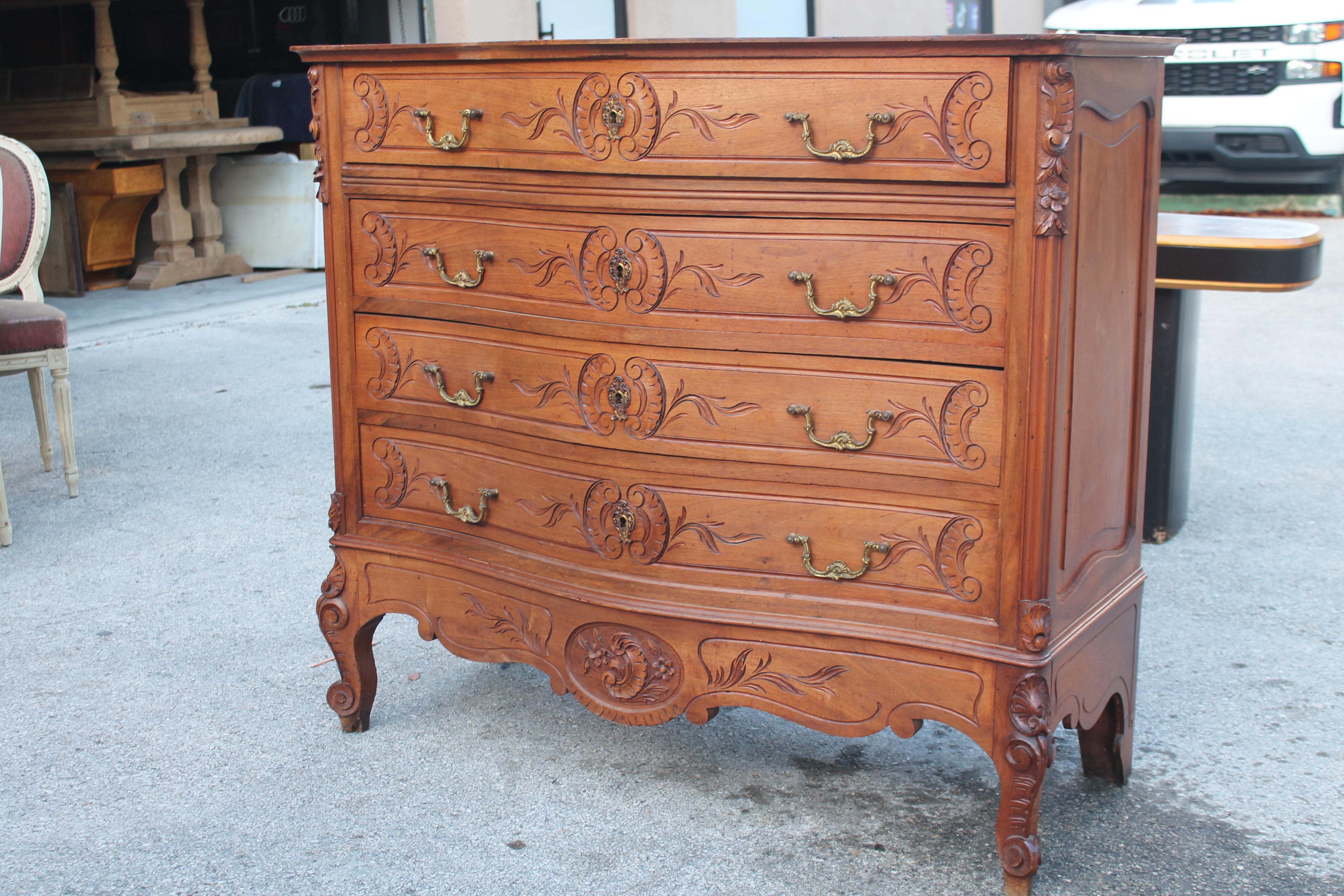 19thc French Louis XVI style Carved Chest of Drawers/ Dresser  In Good Condition For Sale In Opa Locka, FL
