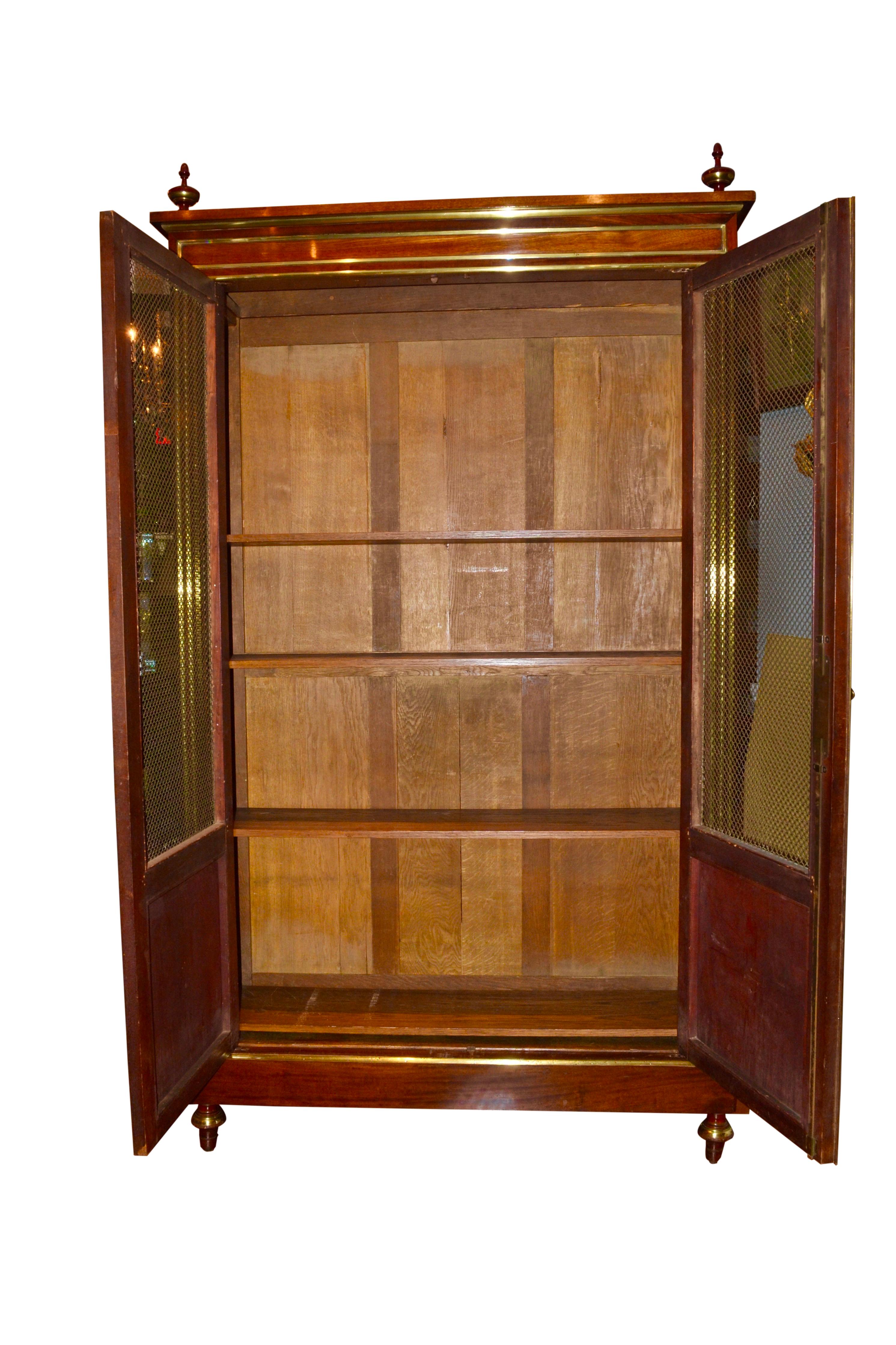 19thC French Louis XVI style  Mahogany Bookcase/Display Case/Vitrine For Sale 5