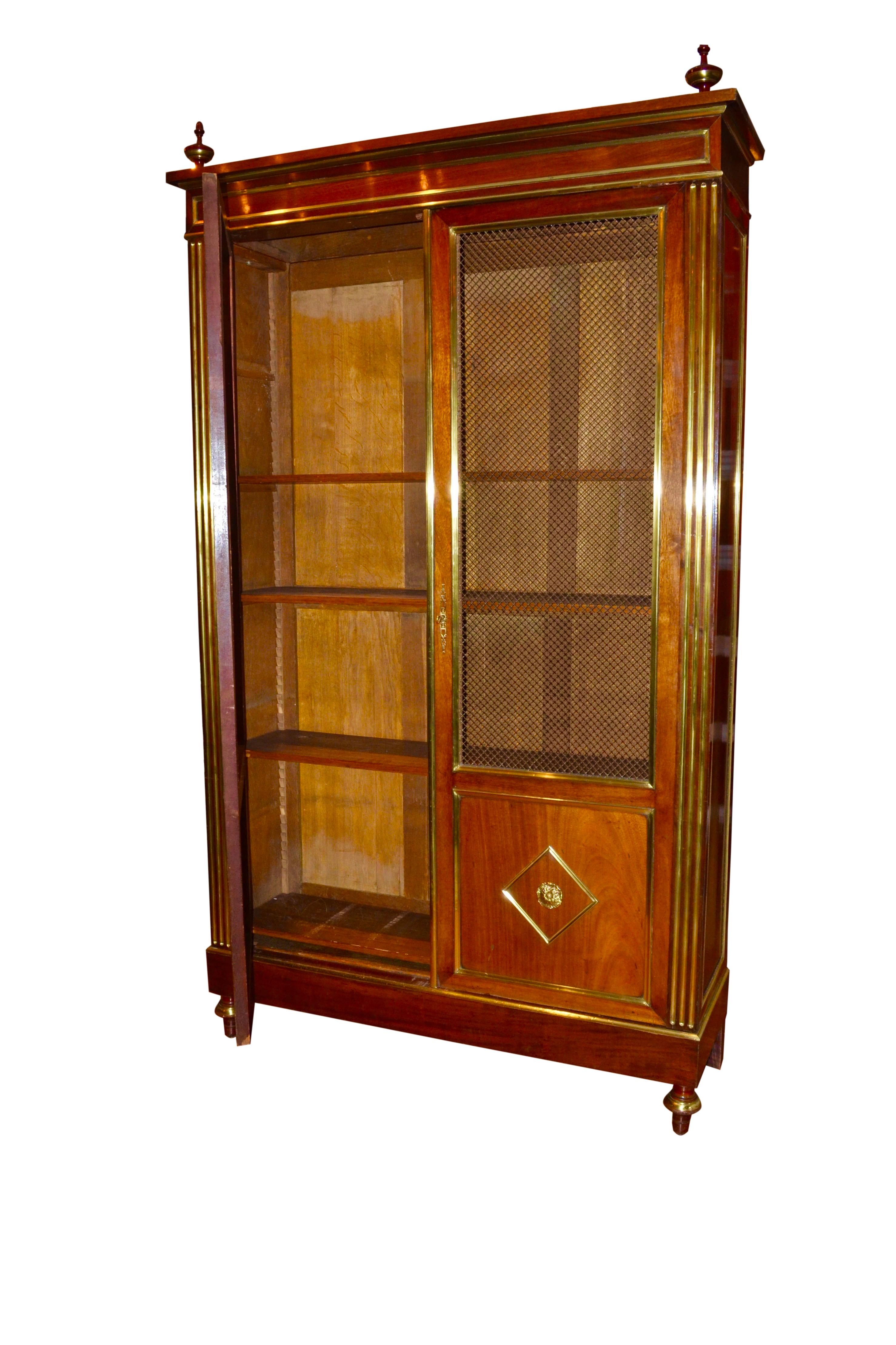 19thC French Louis XVI style  Mahogany Bookcase/Display Case/Vitrine For Sale 6