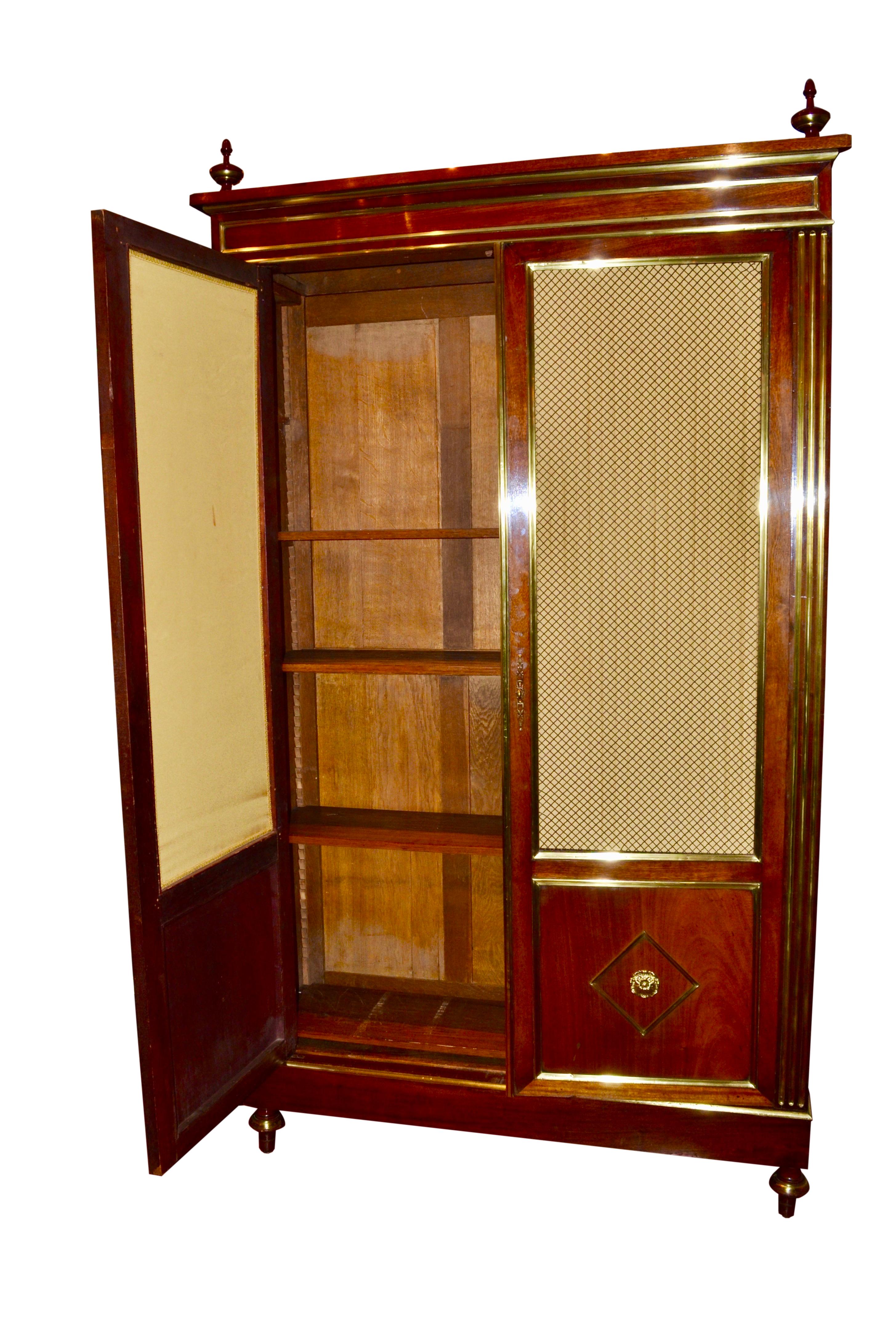 19thC French Louis XVI style  Mahogany Bookcase/Display Case/Vitrine For Sale 8