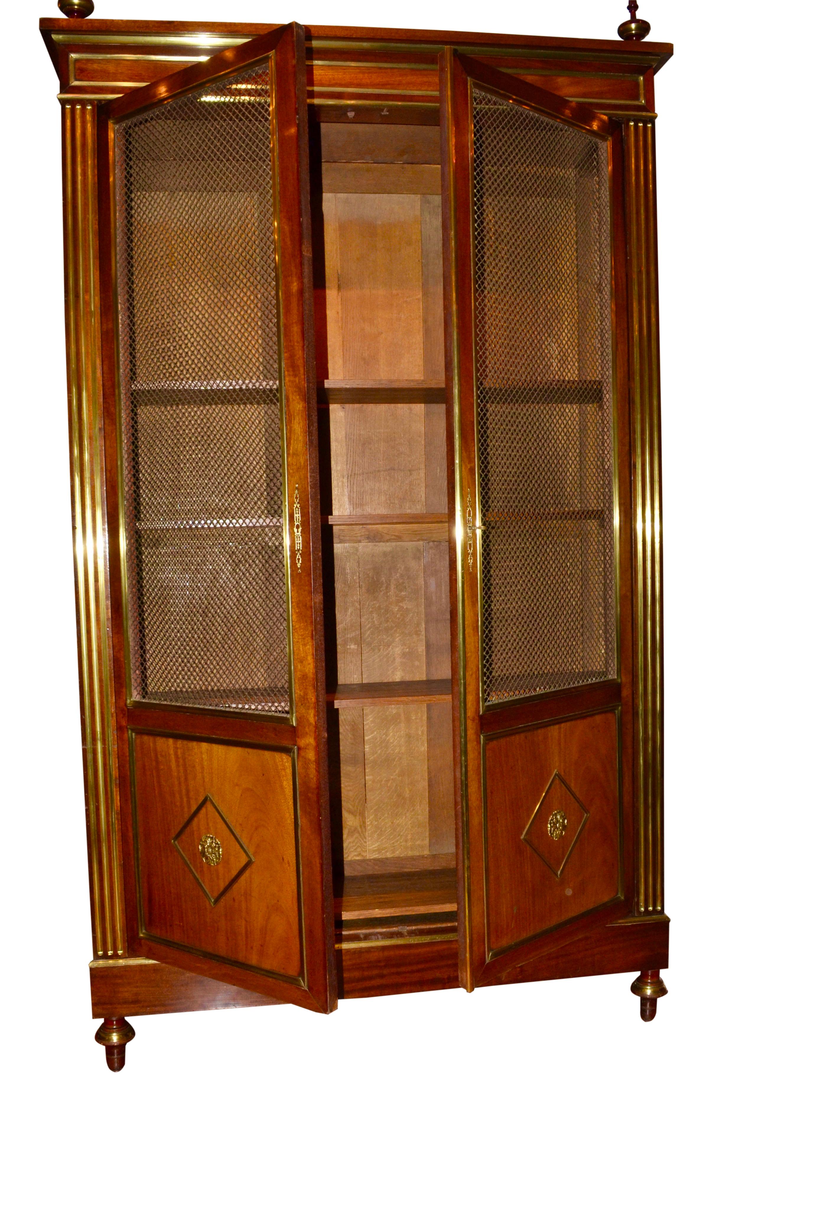 19thC French Louis XVI style  Mahogany Bookcase/Display Case/Vitrine For Sale 3