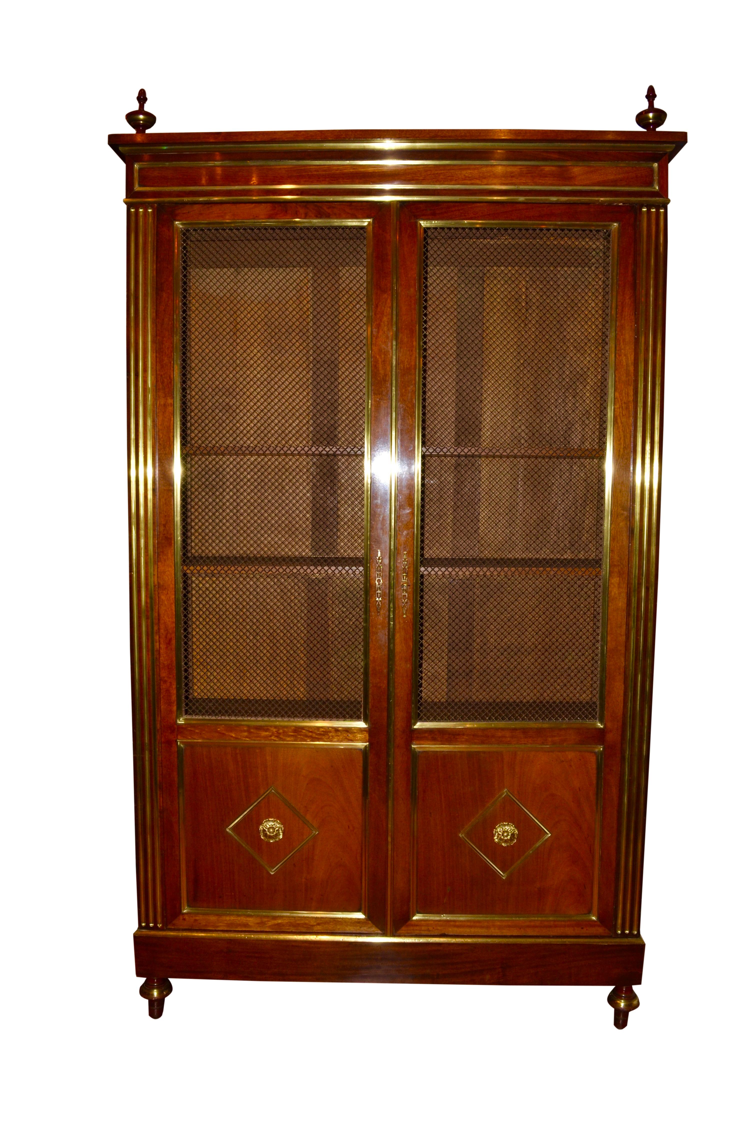 19thC French Louis XVI style  Mahogany Bookcase/Display Case/Vitrine For Sale 4
