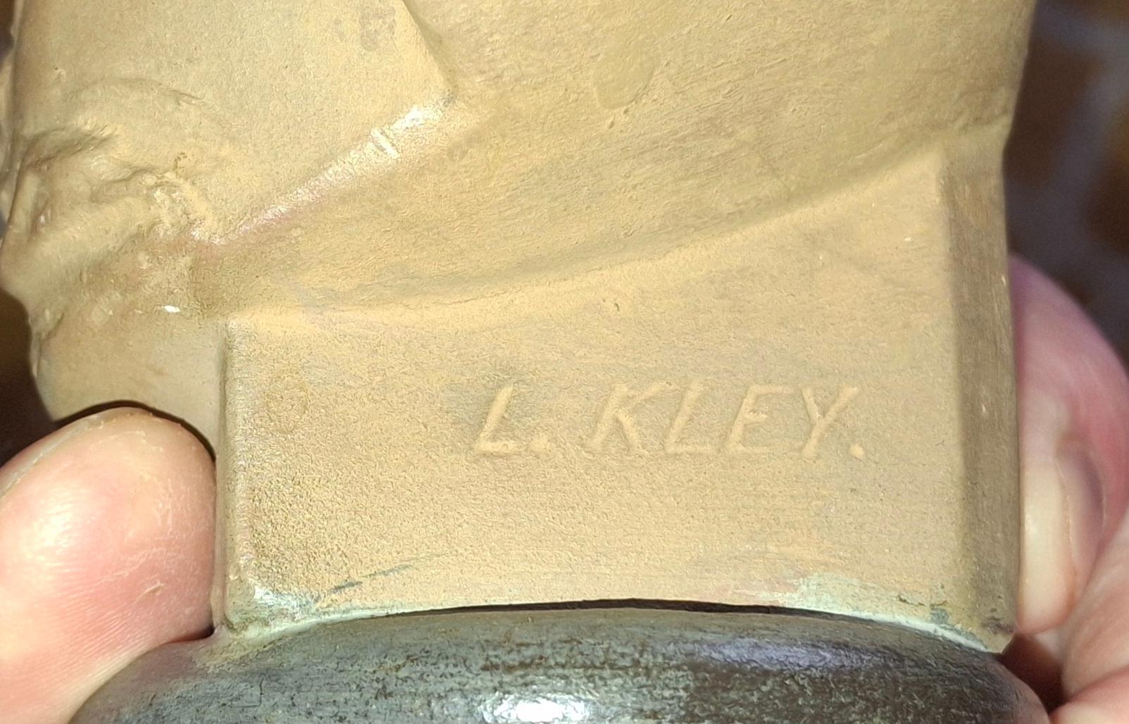 Scultura in terracotta francese Luigi XVI del XIX secolo raffigurante un bel bambino Sig di Louis Kley in vendita 12