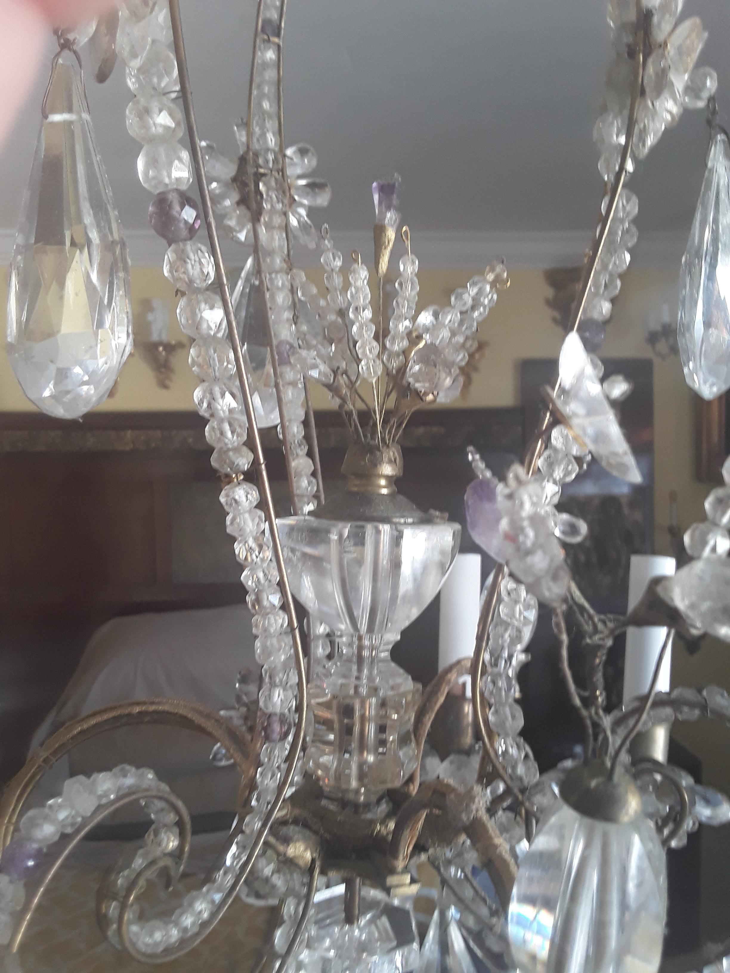 Lustre en cristal de roche et pierres d'améthyste de la Maison Bagues Louis XV, 19e siècle. en vente 7