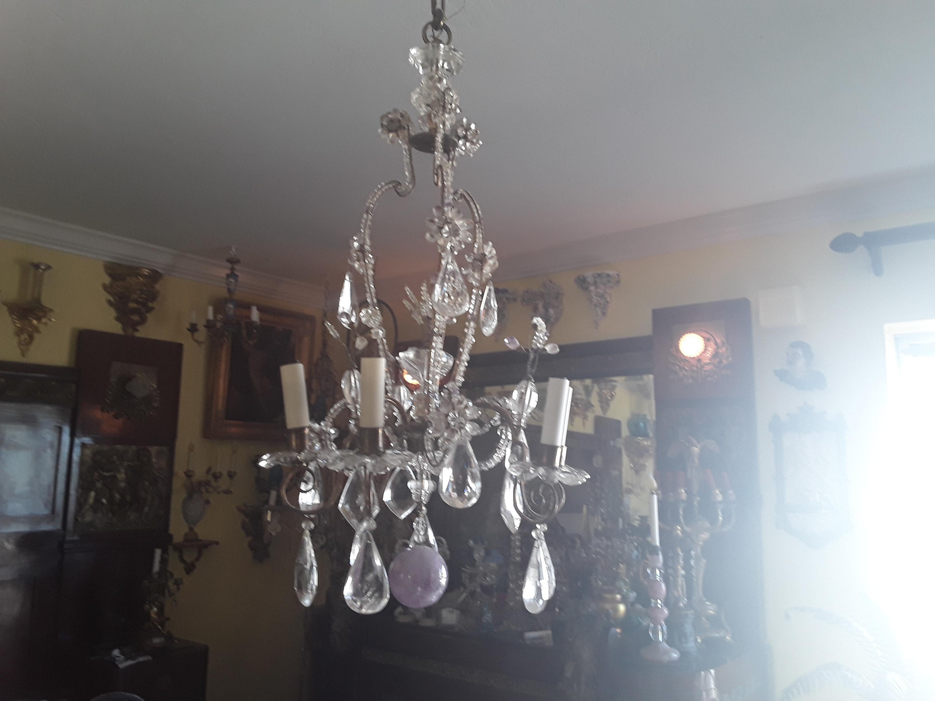 Lustre en cristal de roche et pierres d'améthyste de la Maison Bagues Louis XV, 19e siècle. en vente 13