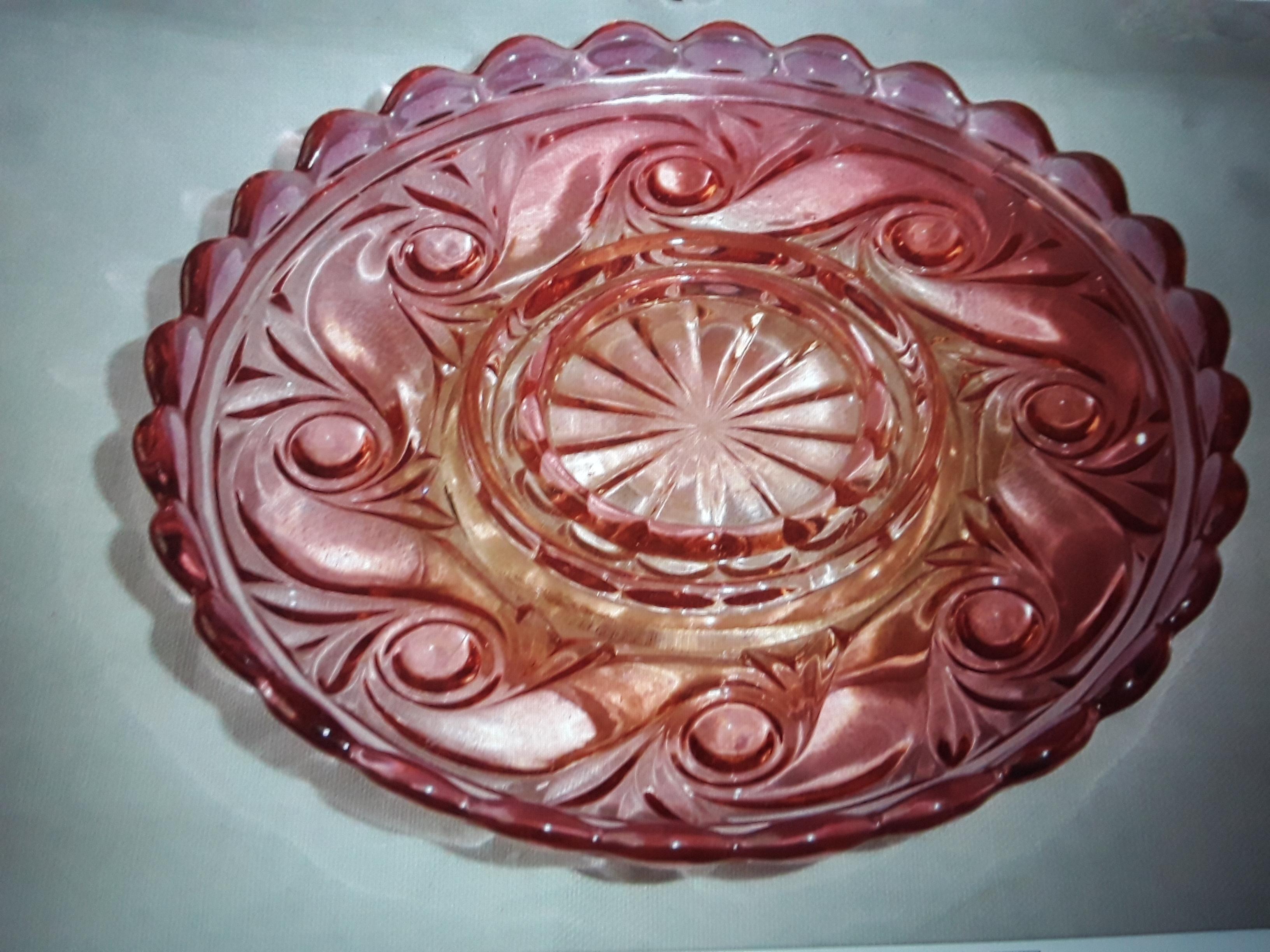 Bougeoir en verre rose Baccarat Napoléon III du 19ème siècle à motif 