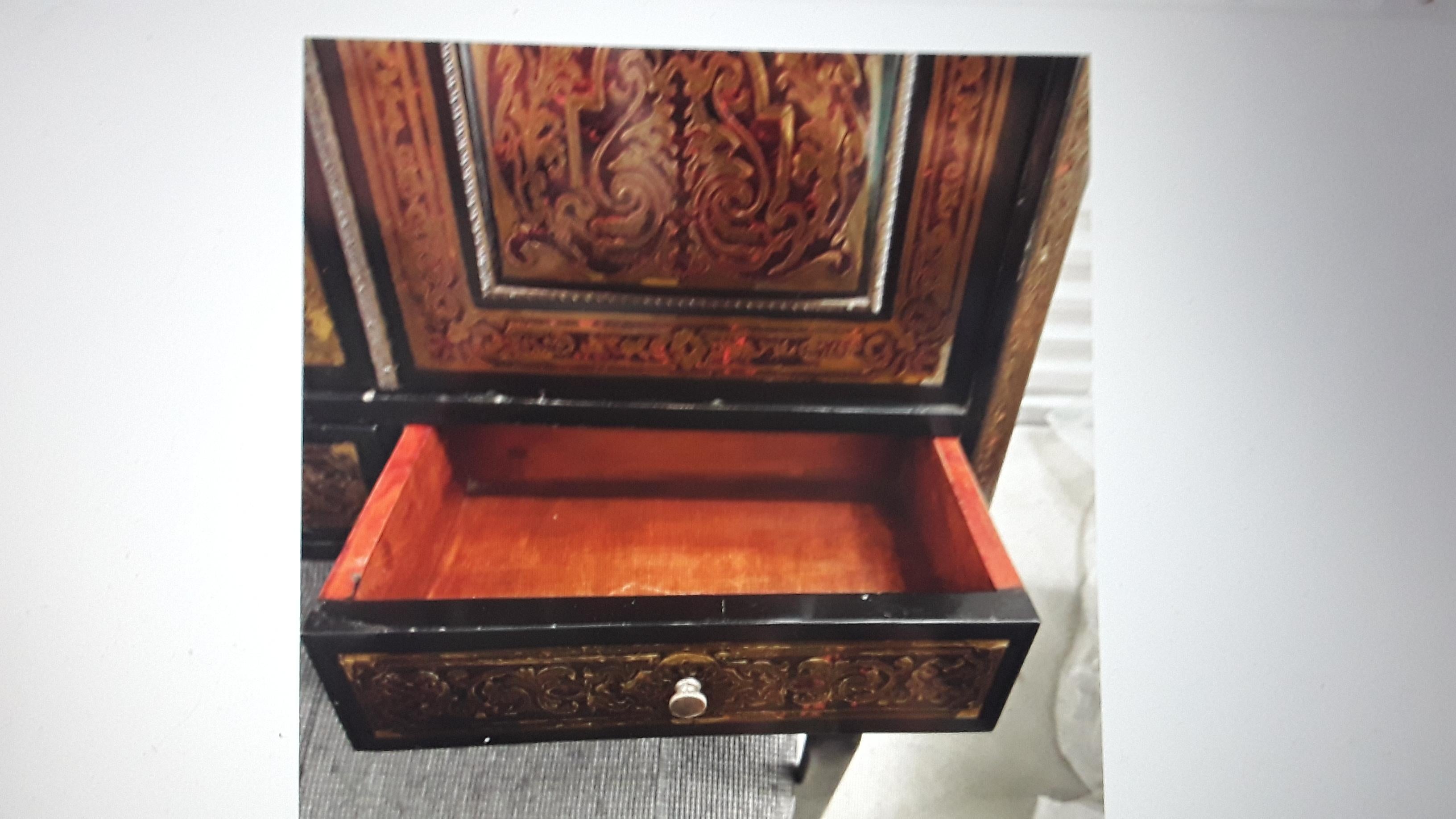19. Jahrhundert Französisch Napoleon III. Intarsien A.C. Boulle Stil Top Portion „Bonheur Du Jour“ im Angebot 5