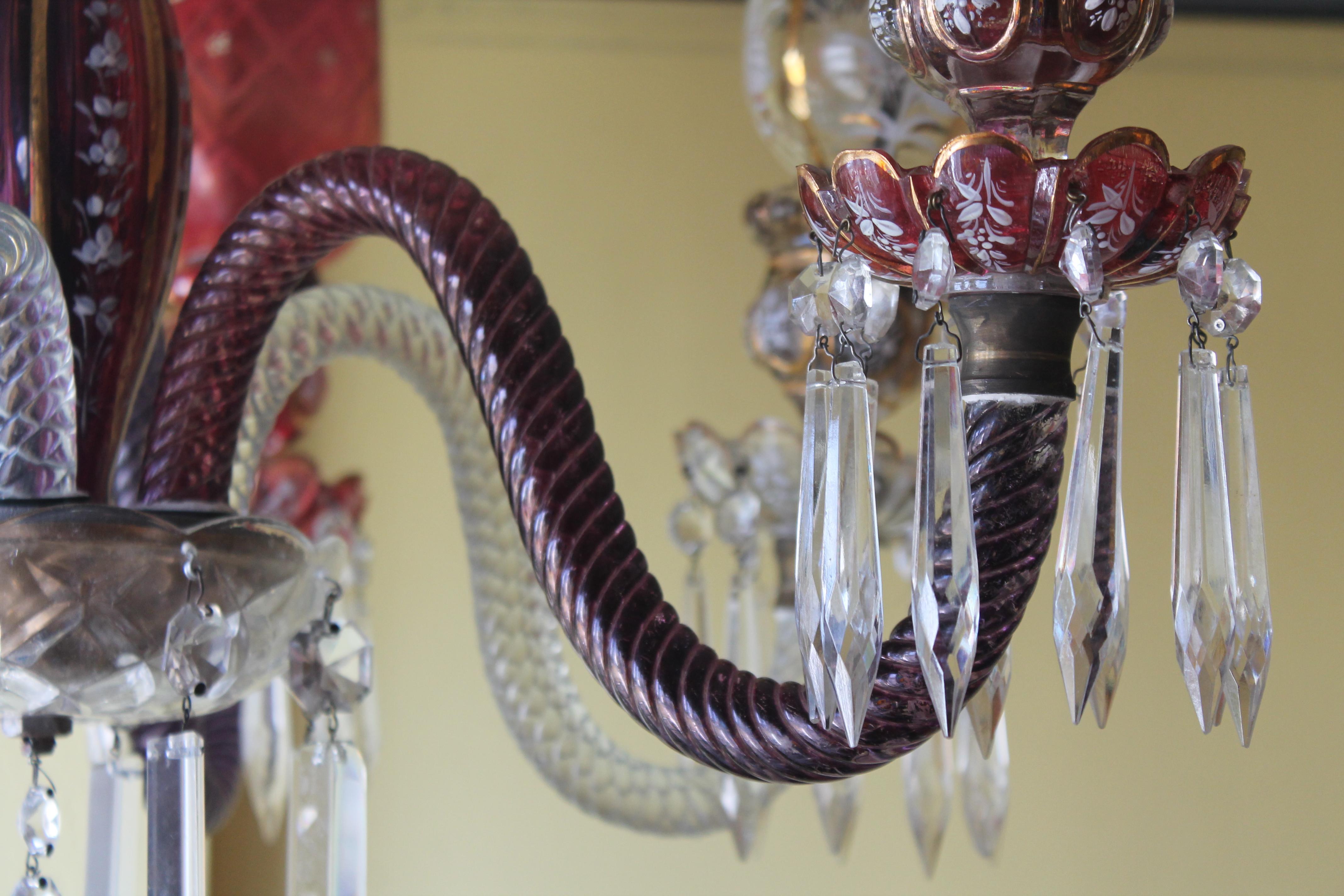 Lampadario a forma di fiore in cristallo trasparente e viola NapoleoneIII francese del 19° secolo, stile Bacc In condizioni buone in vendita a Opa Locka, FL