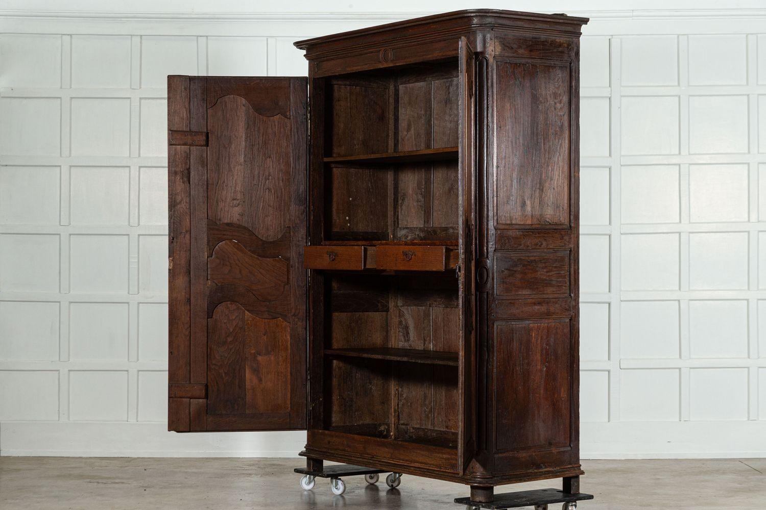 Armoire in Oak francese del XIX secolo in vendita 3