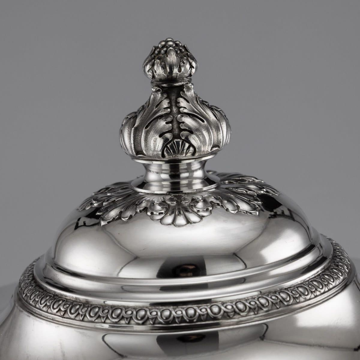 French Solid Silver Large Dinner Service, Mon Odiot, Paris, circa 1890 For Sale 9