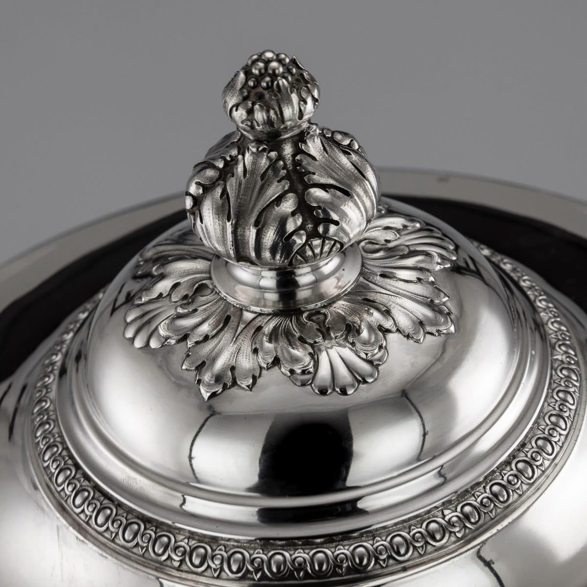 French Solid Silver Large Dinner Service, Mon Odiot, Paris, circa 1890 For Sale 10
