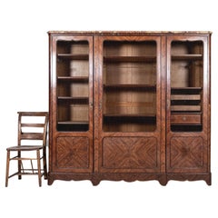 Armoire / bibliothèque en noyer français du XIXe siècle