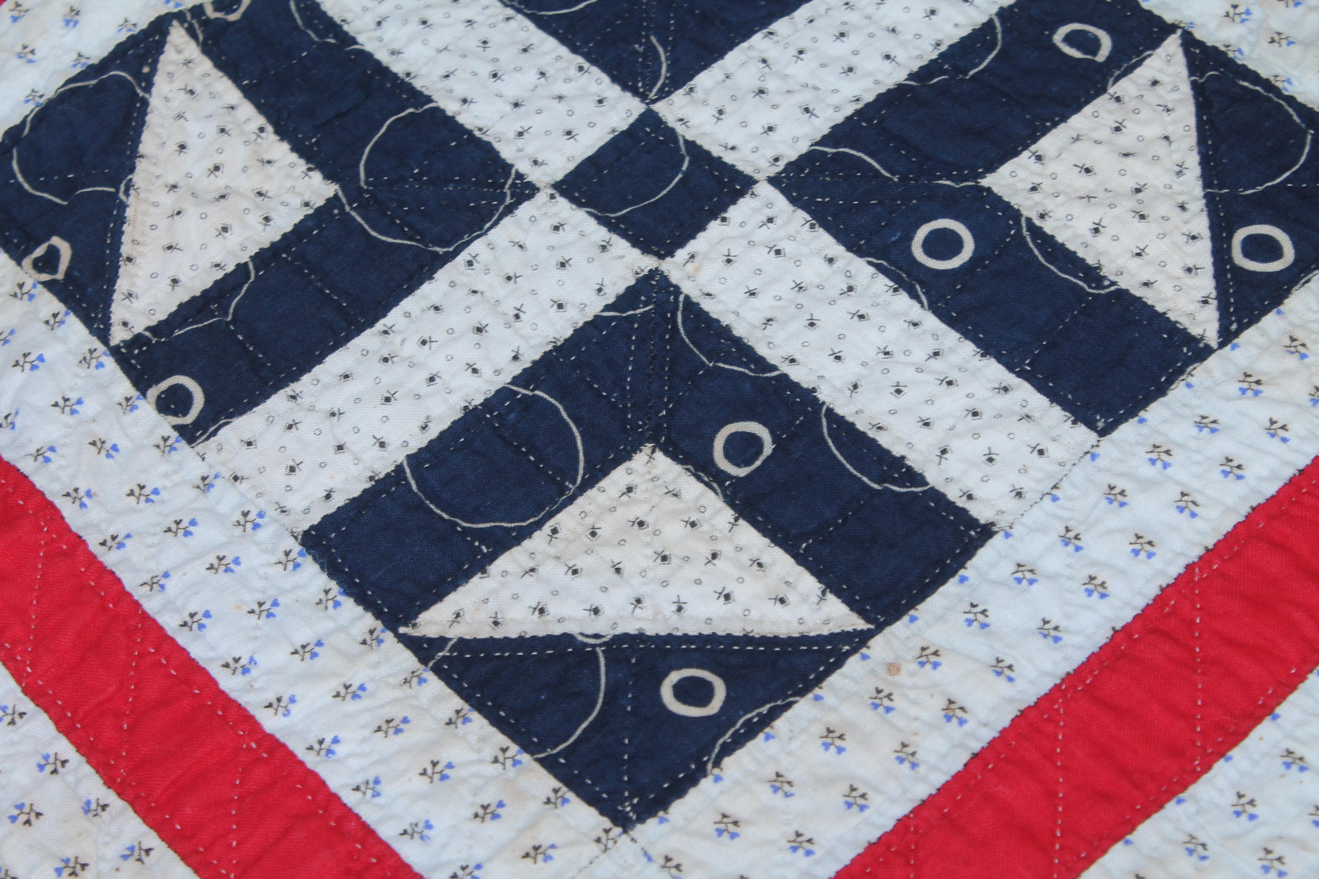 19thc Geometric Patriotic Quilt in Railroad Crossings In Good Condition In Los Angeles, CA