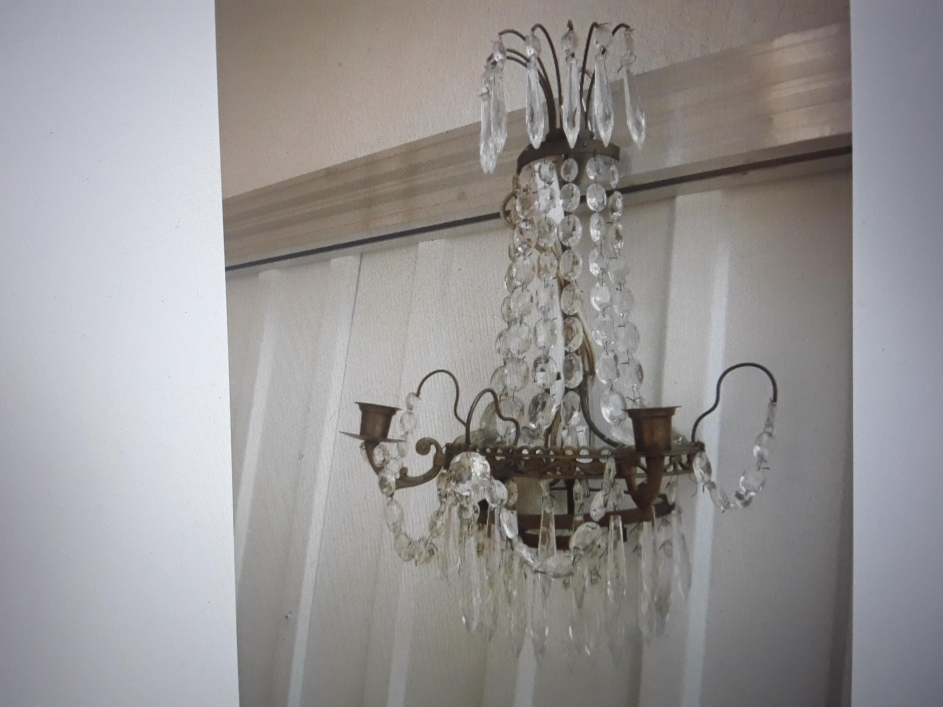  19thc Gustavian Cut Cascading Crystal Wall Sconce For Sale 1
