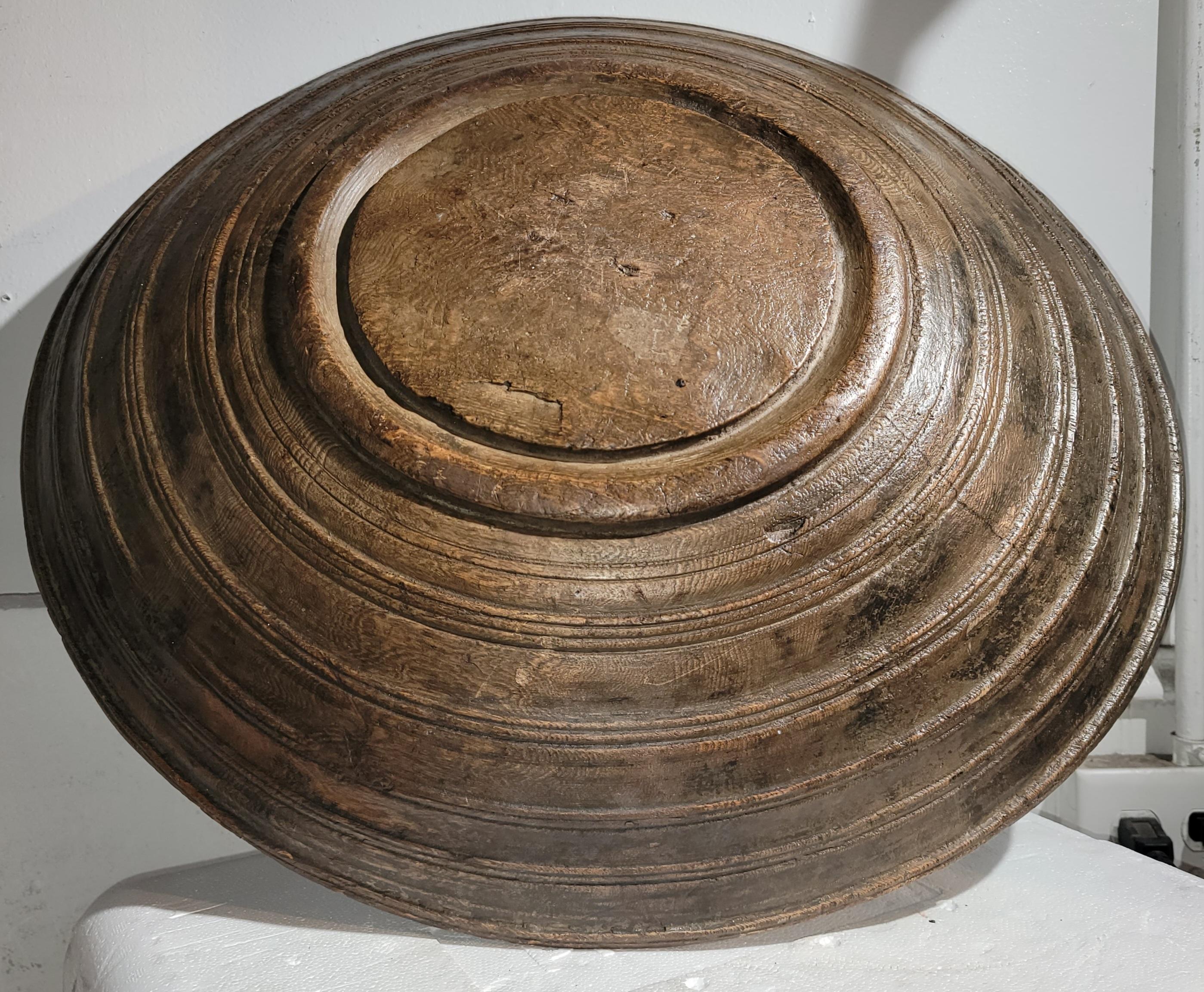 19Thc Hand Carved Large Wood Bowl / Tray For Sale 4