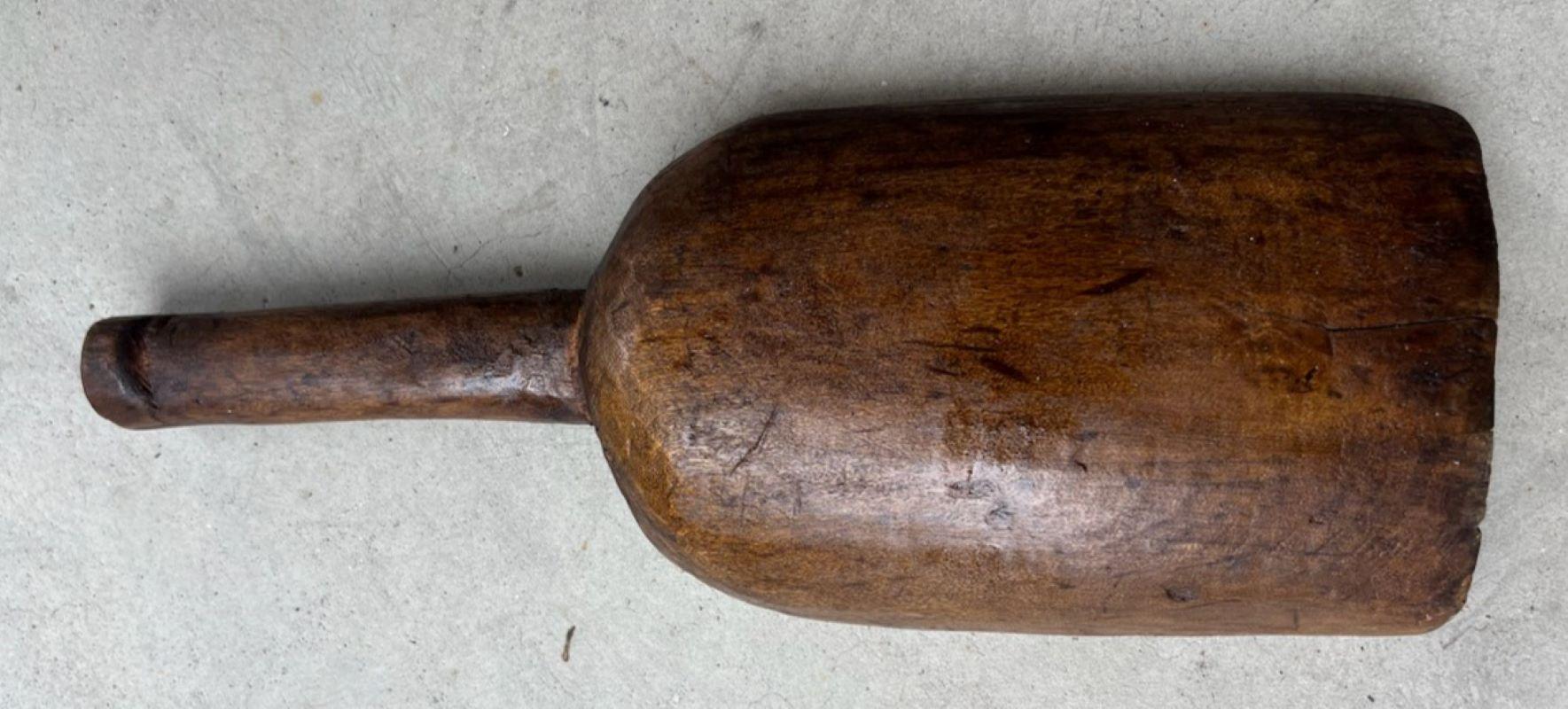 19thc Hand Carved Wooden Scoops from Pennsylvania For Sale 1