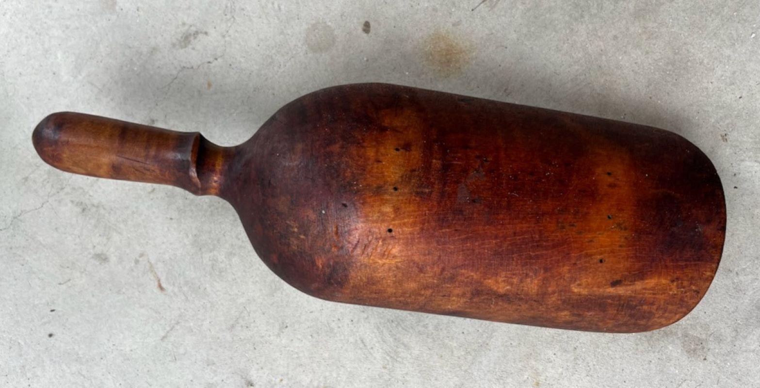 19thc Hand Carved Wooden Scoops from Pennsylvania For Sale 2