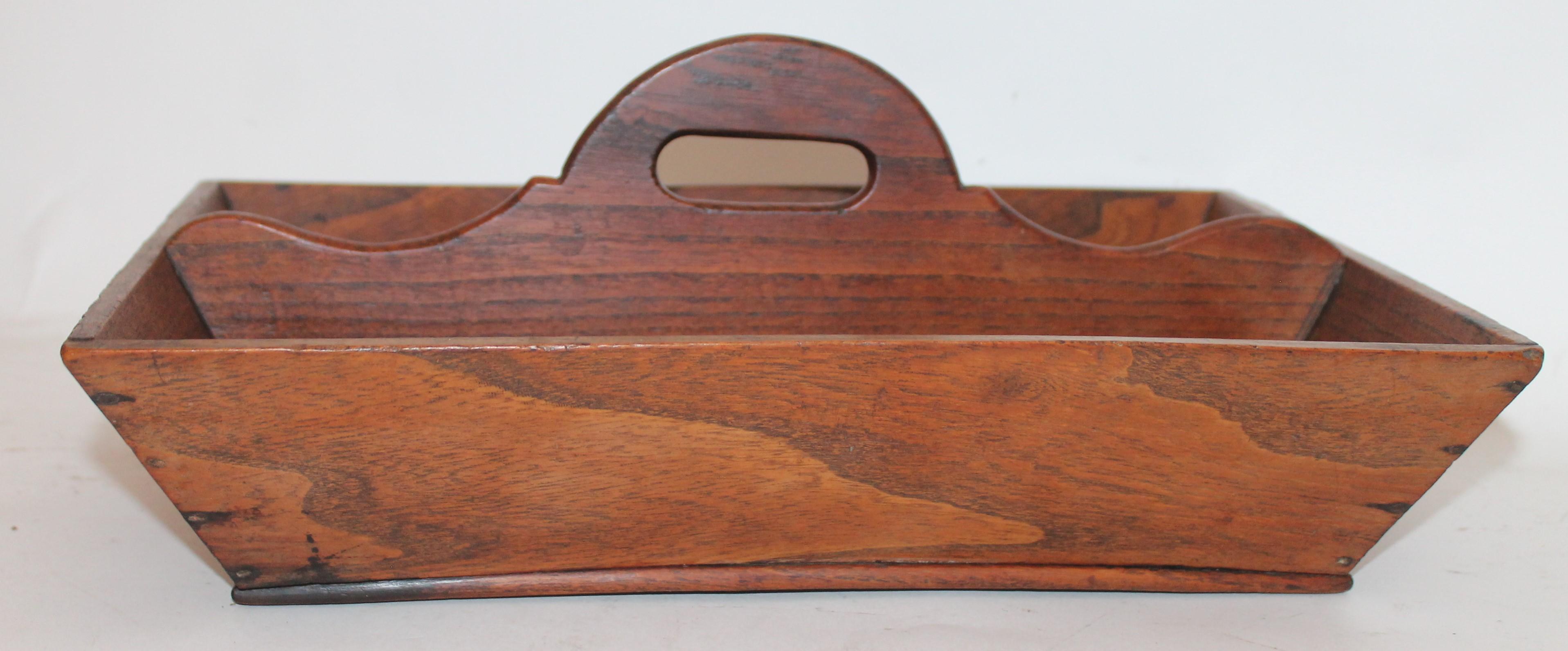 Adirondack Porte-couverts en noyer du XIXe siècle, fabriqué à la main en vente