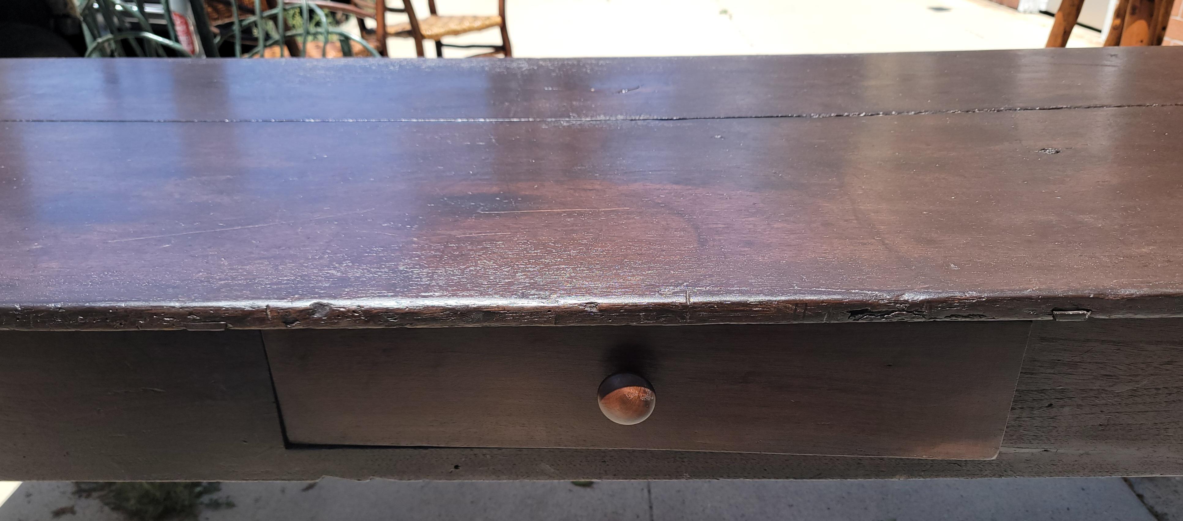 19. Jahrhundert Ernte /Bauernhof  Walnuss Tisch im Zustand „Gut“ im Angebot in Los Angeles, CA