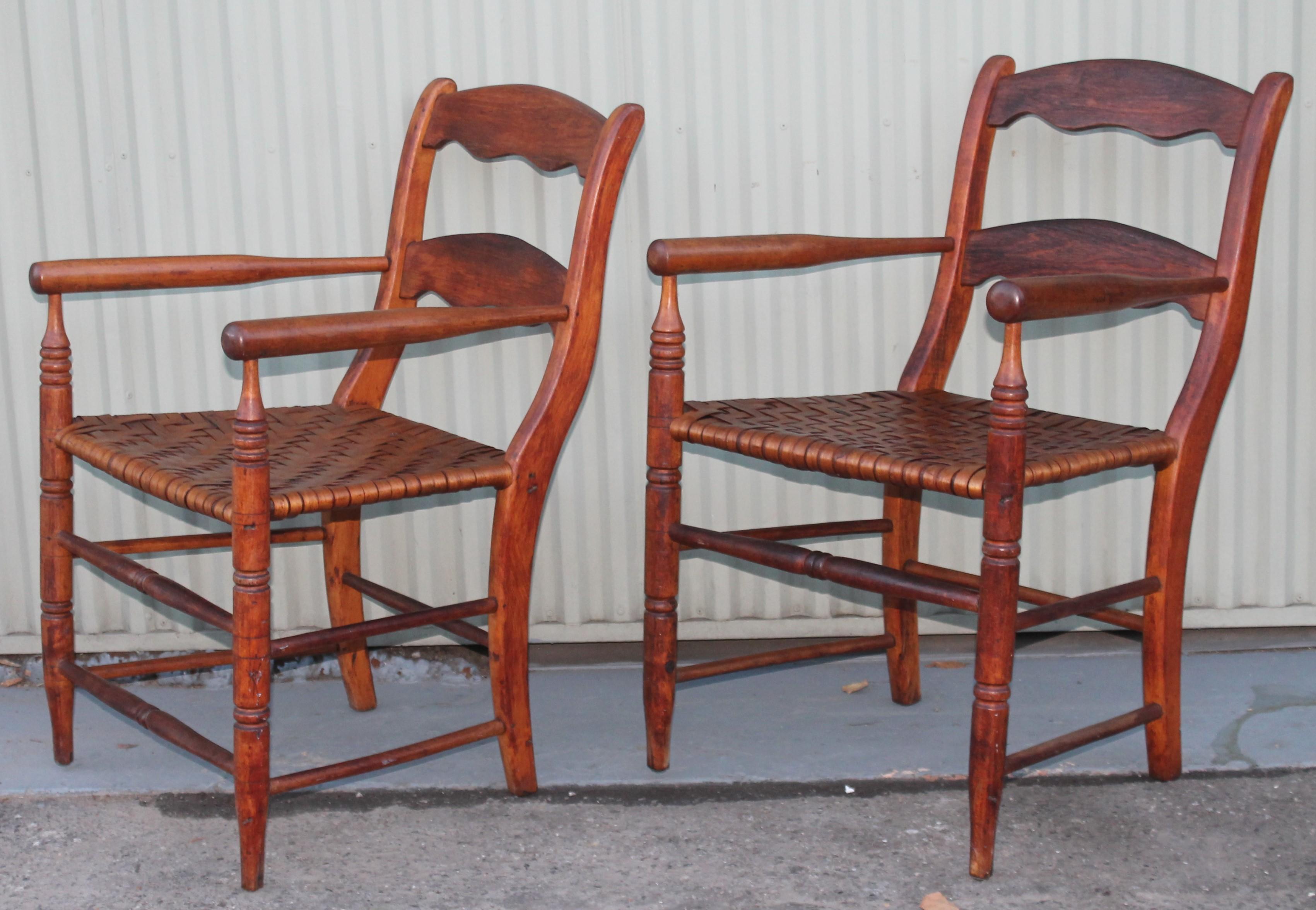 19th Century Hickory Chairs with Original Rush Seats, Pair In Good Condition In Los Angeles, CA