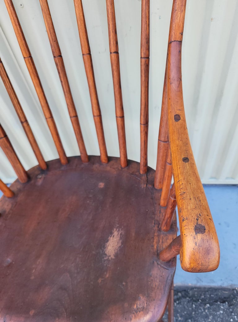 19th C High Back Windsor Arm Chair For Sale at 1stDibs
