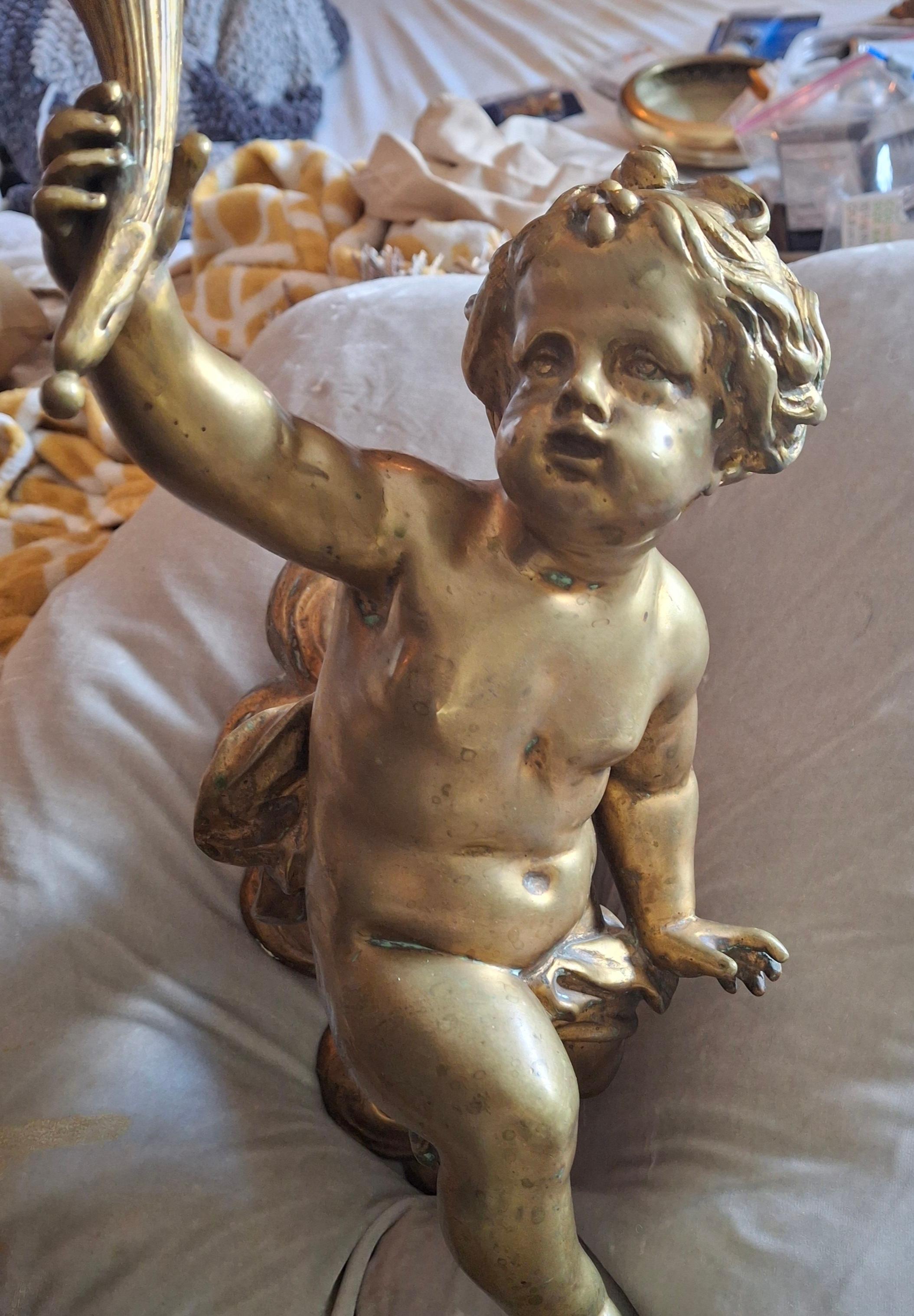 19èmec Très lourde applique murale en bronze doré à chérubin Louis XV / Bougie en vente 6