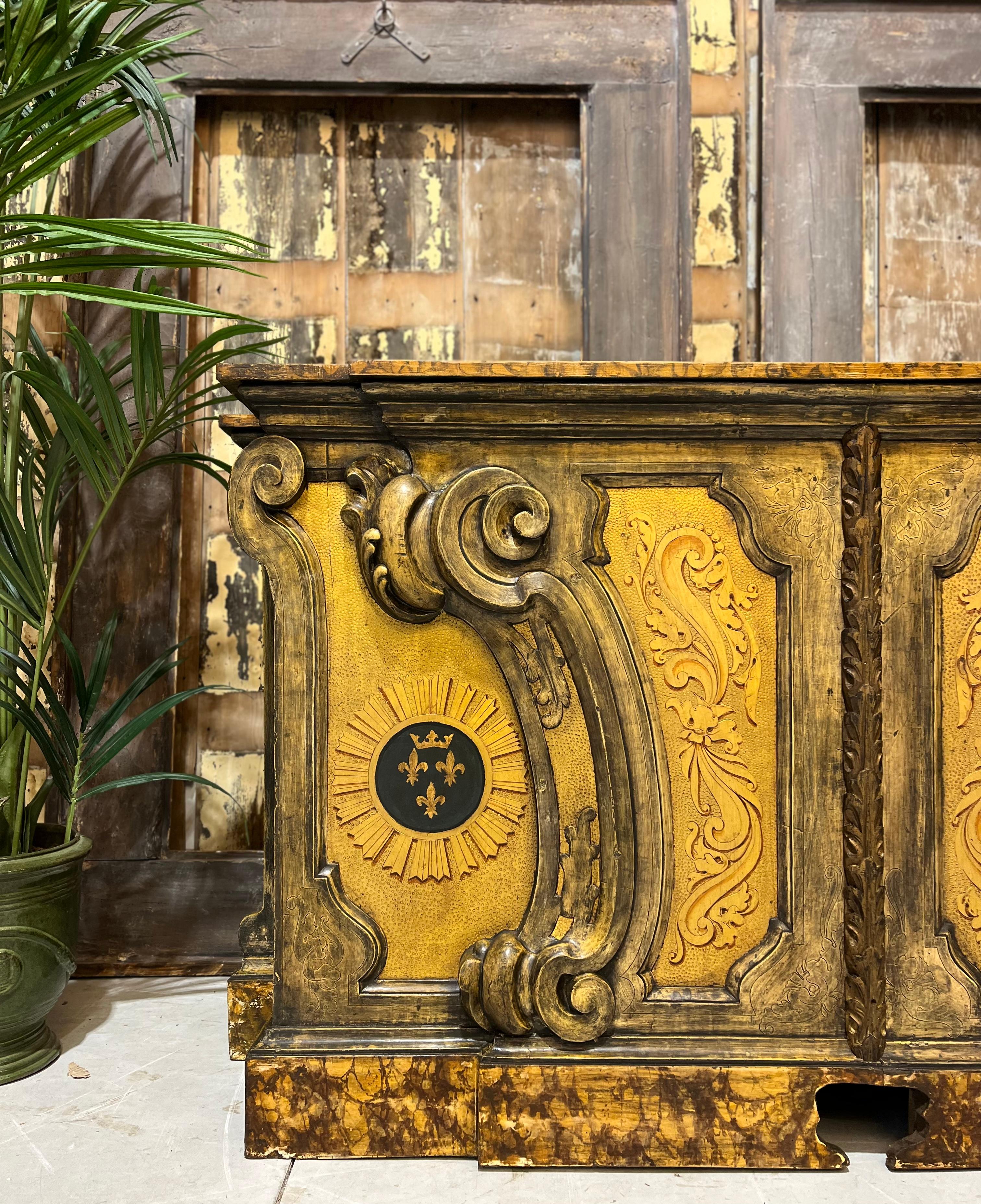 Italian console italienne à paliotto dorée du 19e siècle en vente