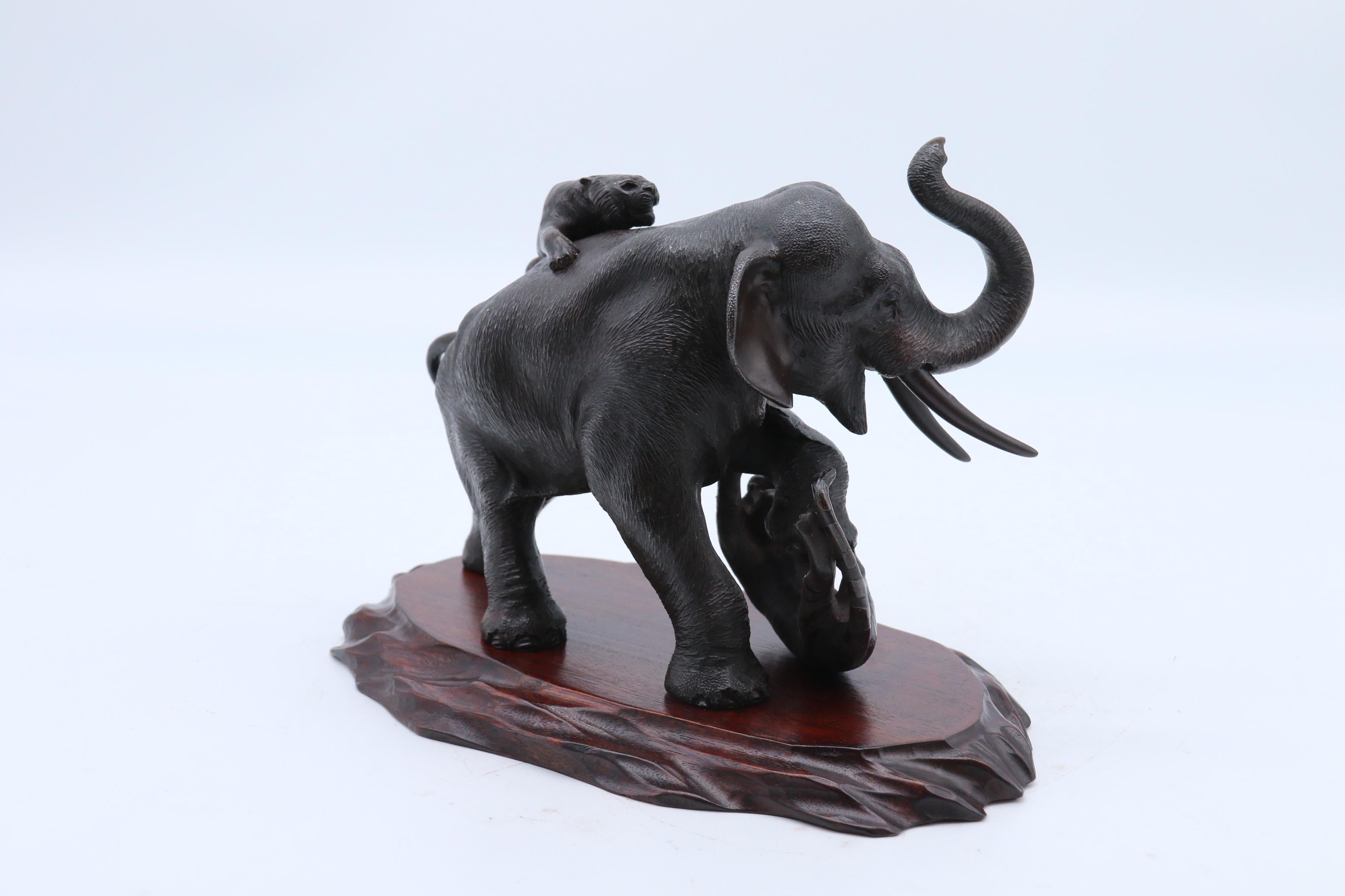 19thC Japanese Meiji Period Bronze Study of an Elephant Fighting with Two Tigers For Sale 1