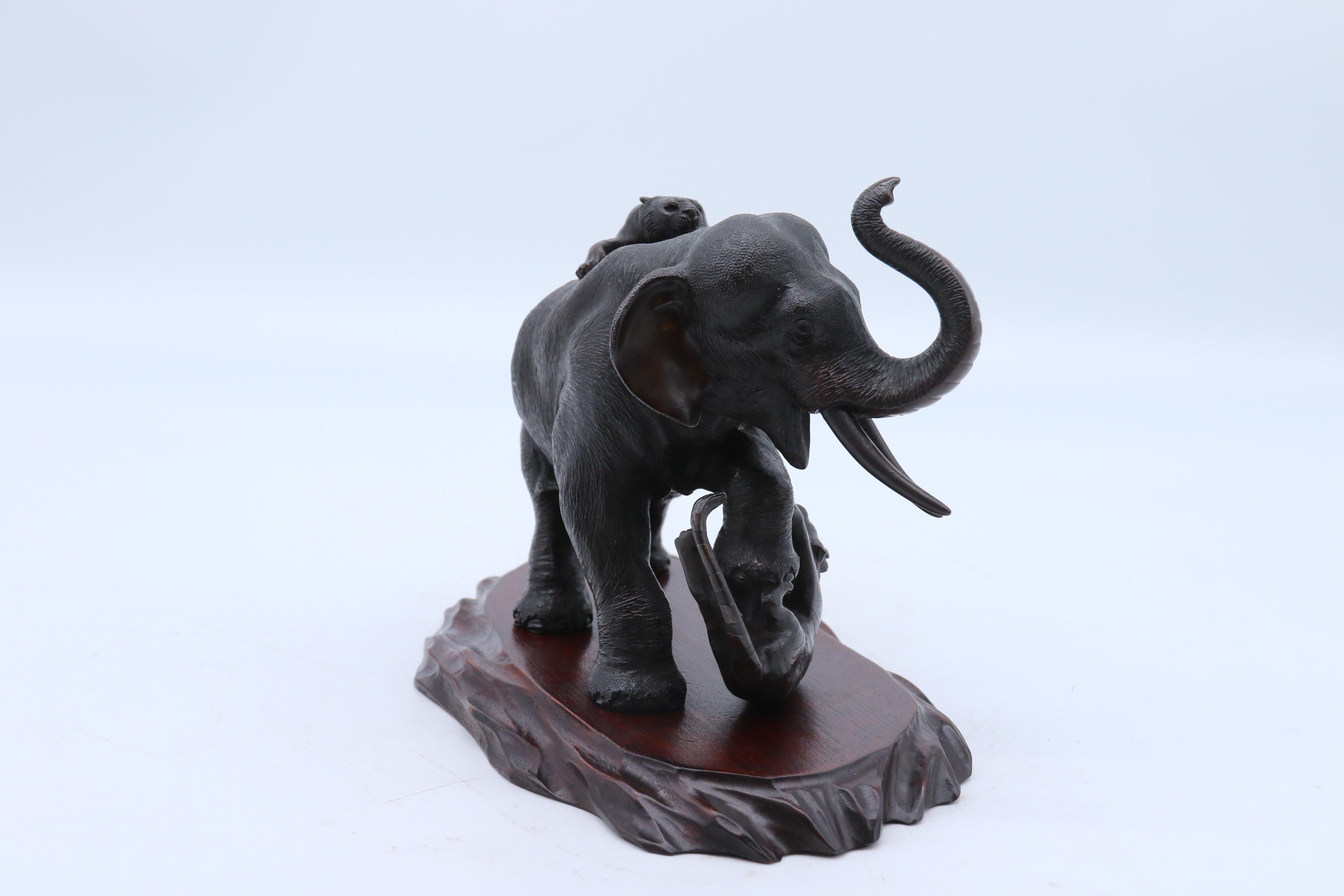 19thC Japanese Meiji Period Bronze Study of an Elephant Fighting with Two Tigers For Sale 2