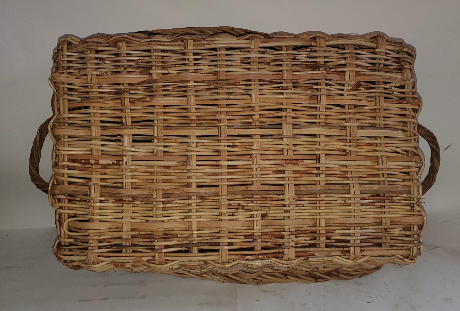 American 19th Century Large French Bread Basket from a Bakery For Sale