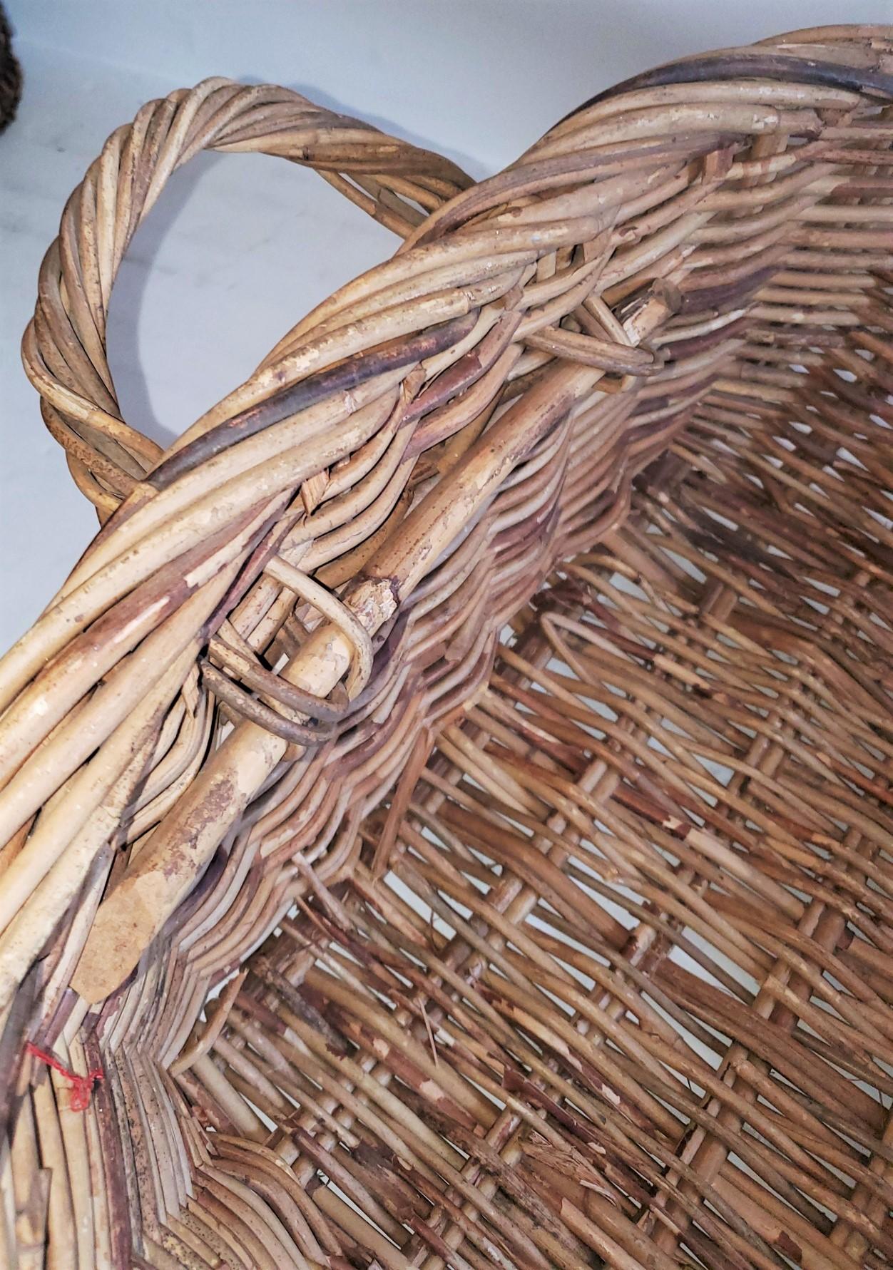Hand-Crafted 19th Century Large French Bread Basket from a Bakery For Sale