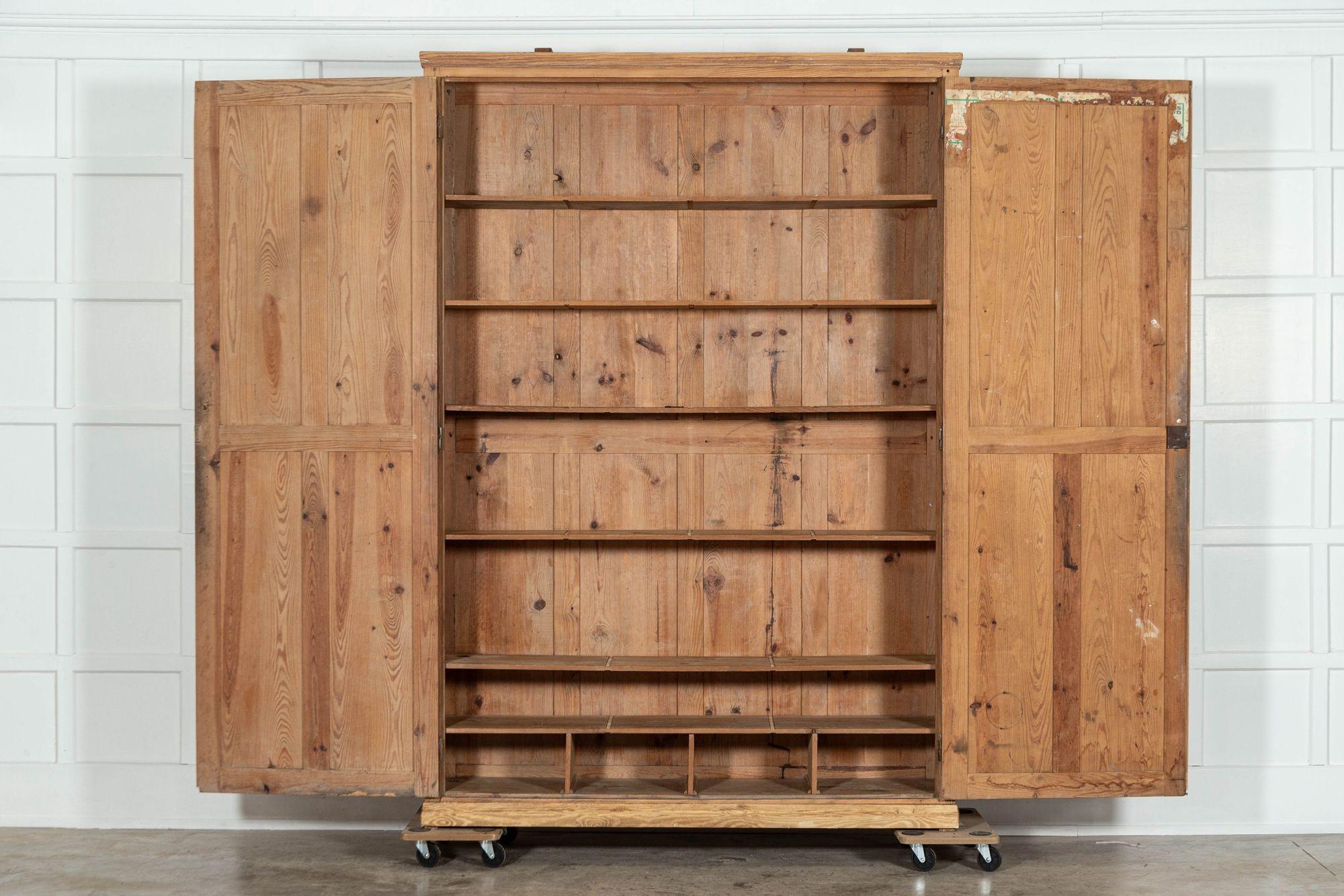 Circa 1880.

19thc French lime washed panelled cupboard

Kitchen, Bedroom, Hall or Boot room


Sourced from the South of France

Measures: W162 x D40 x H233cm.