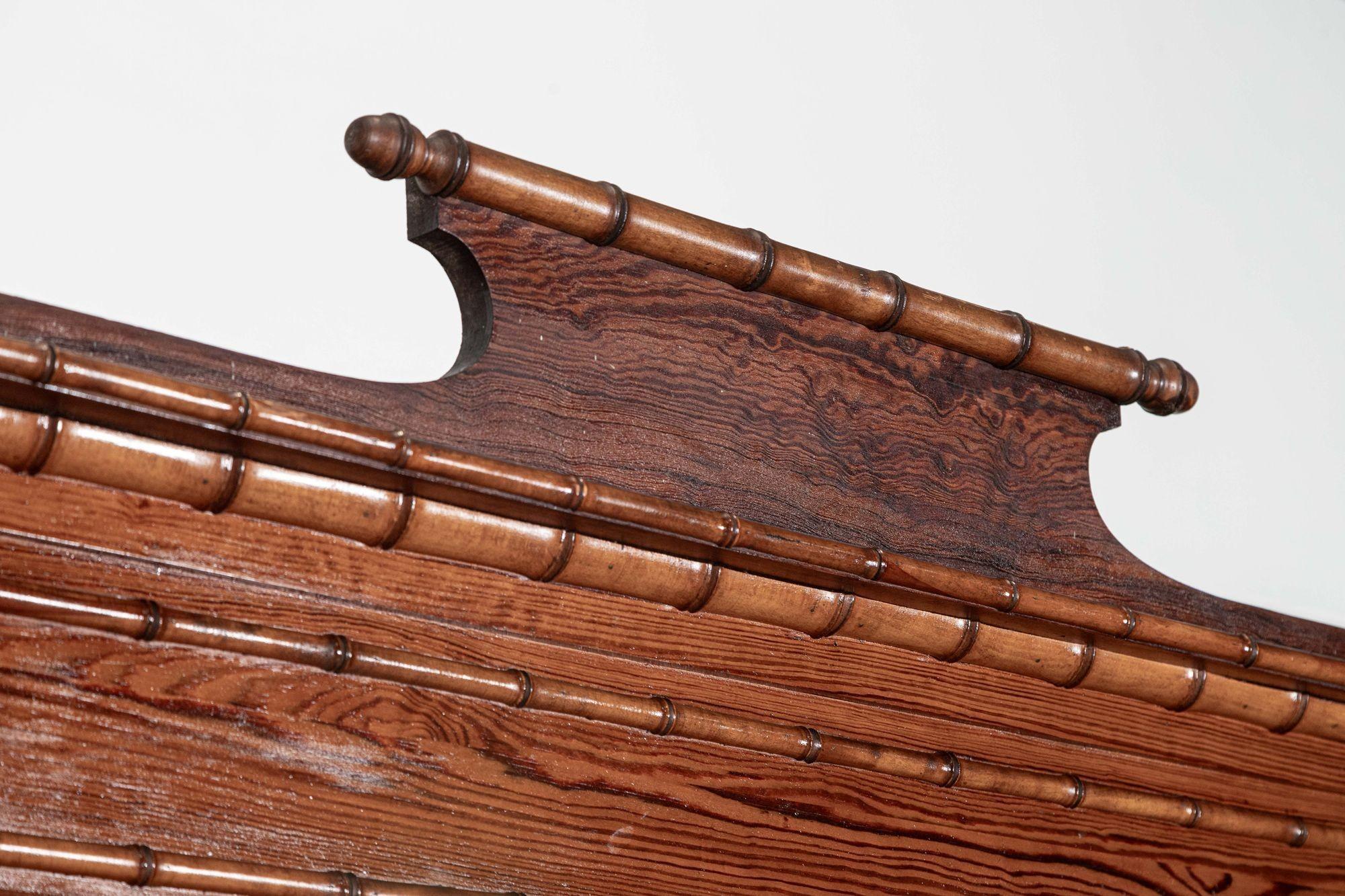 19thC Große Französisch Kiefer Faux Bambus Kleiderschrank im Angebot 9