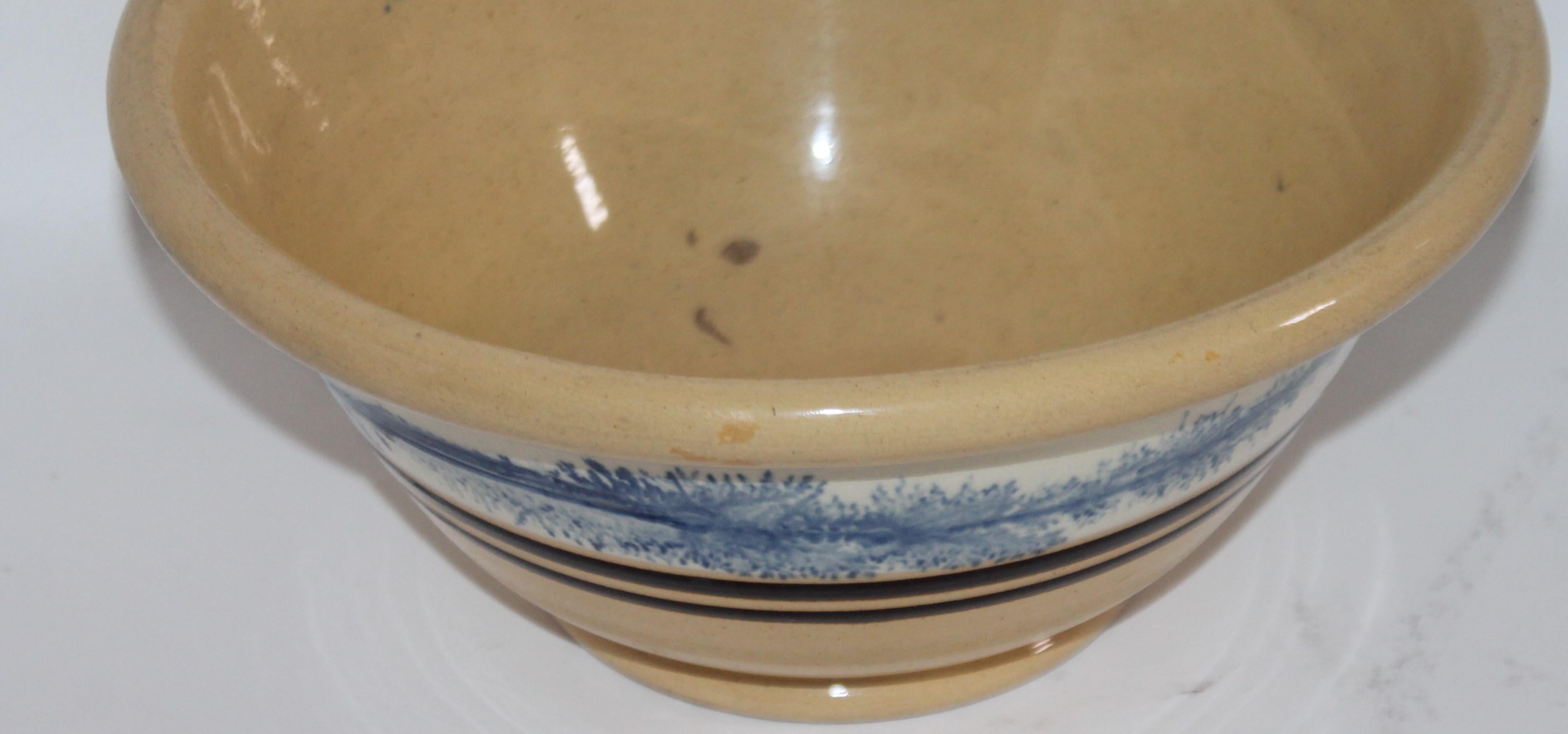 American 19th Century Large Mocha Yellow Ware Seaweed Decorated Bowl For Sale