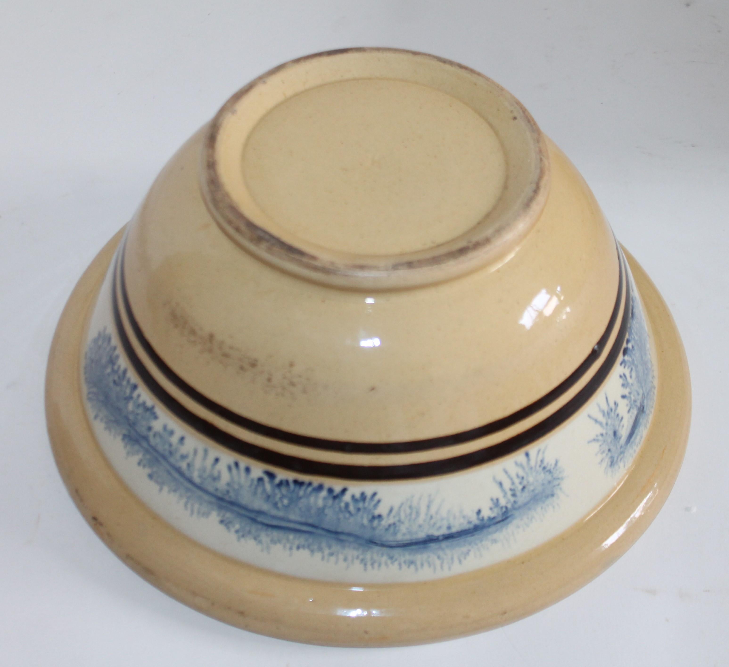 19th Century Large Mocha Yellow Ware Seaweed Decorated Bowl In Good Condition For Sale In Los Angeles, CA