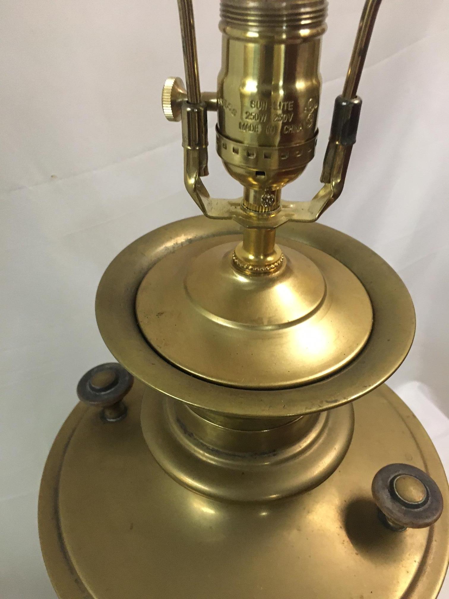 Gran Lámpara Samovar Rusa de Latón del S. XIX con Sellos con Asas de Madera en venta 1
