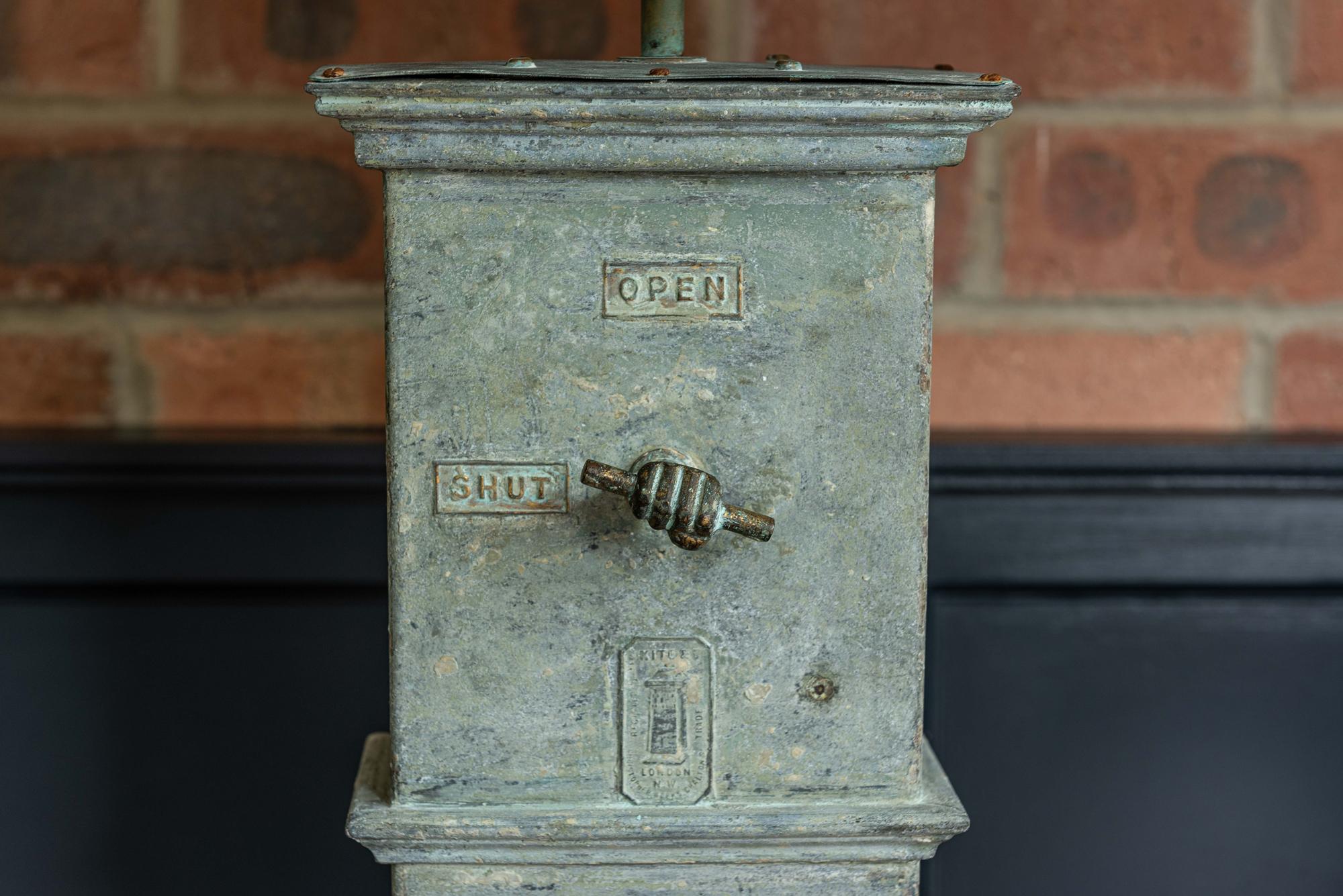 19th century London Makers air vent table lamp,
circa 1880.

Adapted Air Vent table lamp, 'Kite & Co London'. Solid brass hand handle to open the vent open or shut, engineered to turn the lamp on and off accordingly. Comes with an oval linen