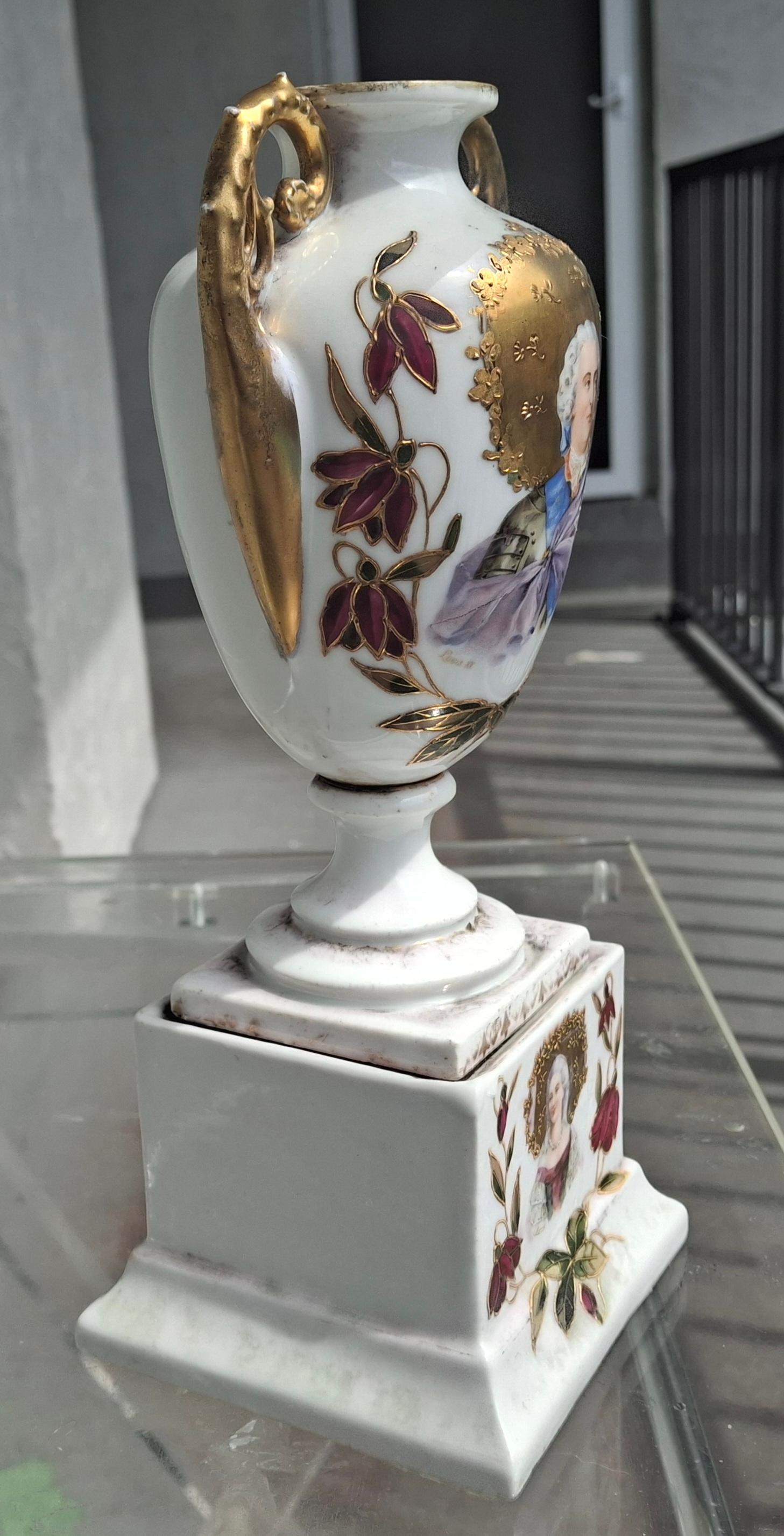 Vaso/urna in porcellana Luigi XV del XIX secolo Royal Vienna Porcelain in vendita 4