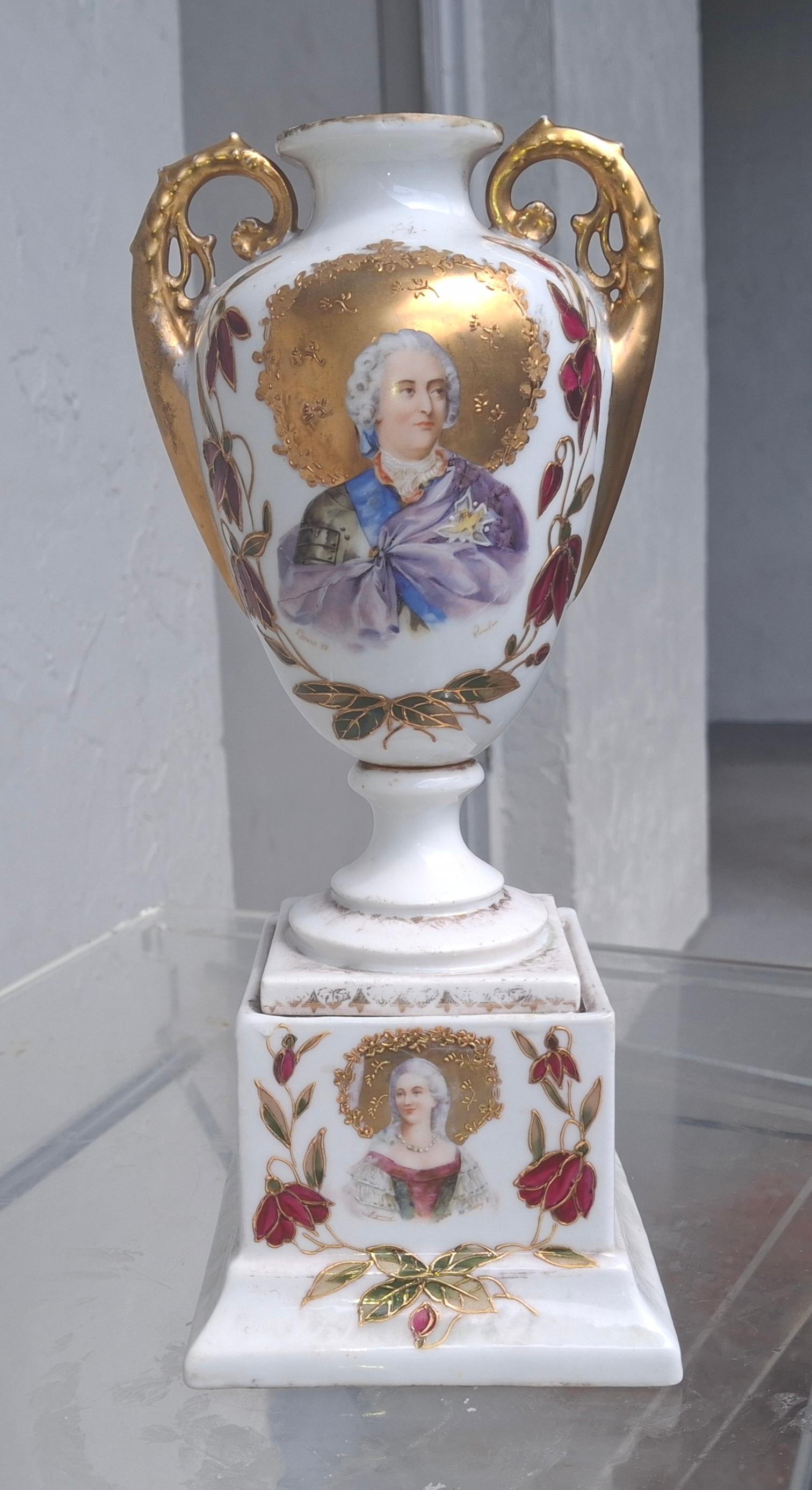 Vaso/urna in porcellana Luigi XV del XIX secolo Royal Vienna Porcelain in vendita 11