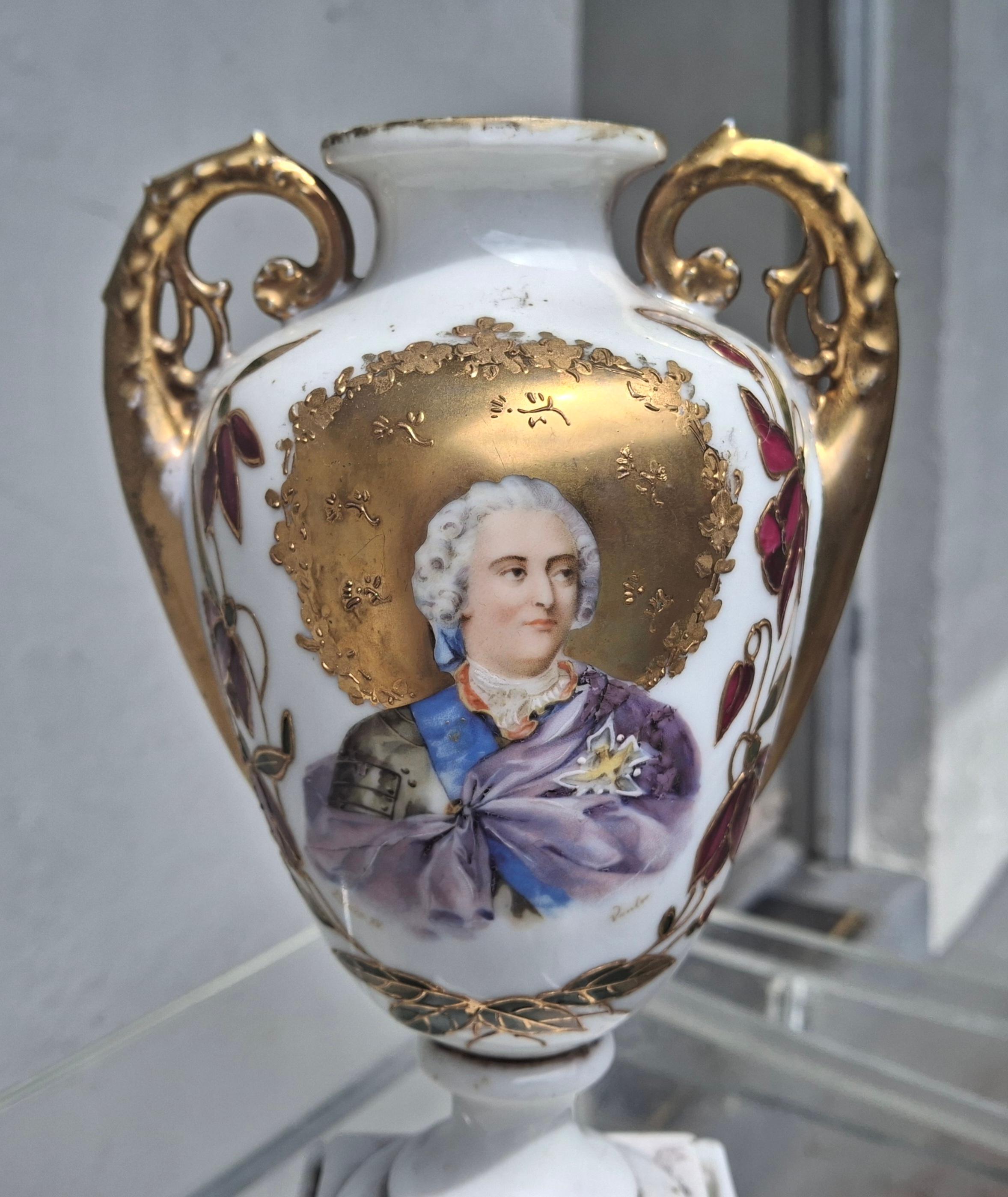 Fine XIX secolo Vaso/urna in porcellana Luigi XV del XIX secolo Royal Vienna Porcelain in vendita