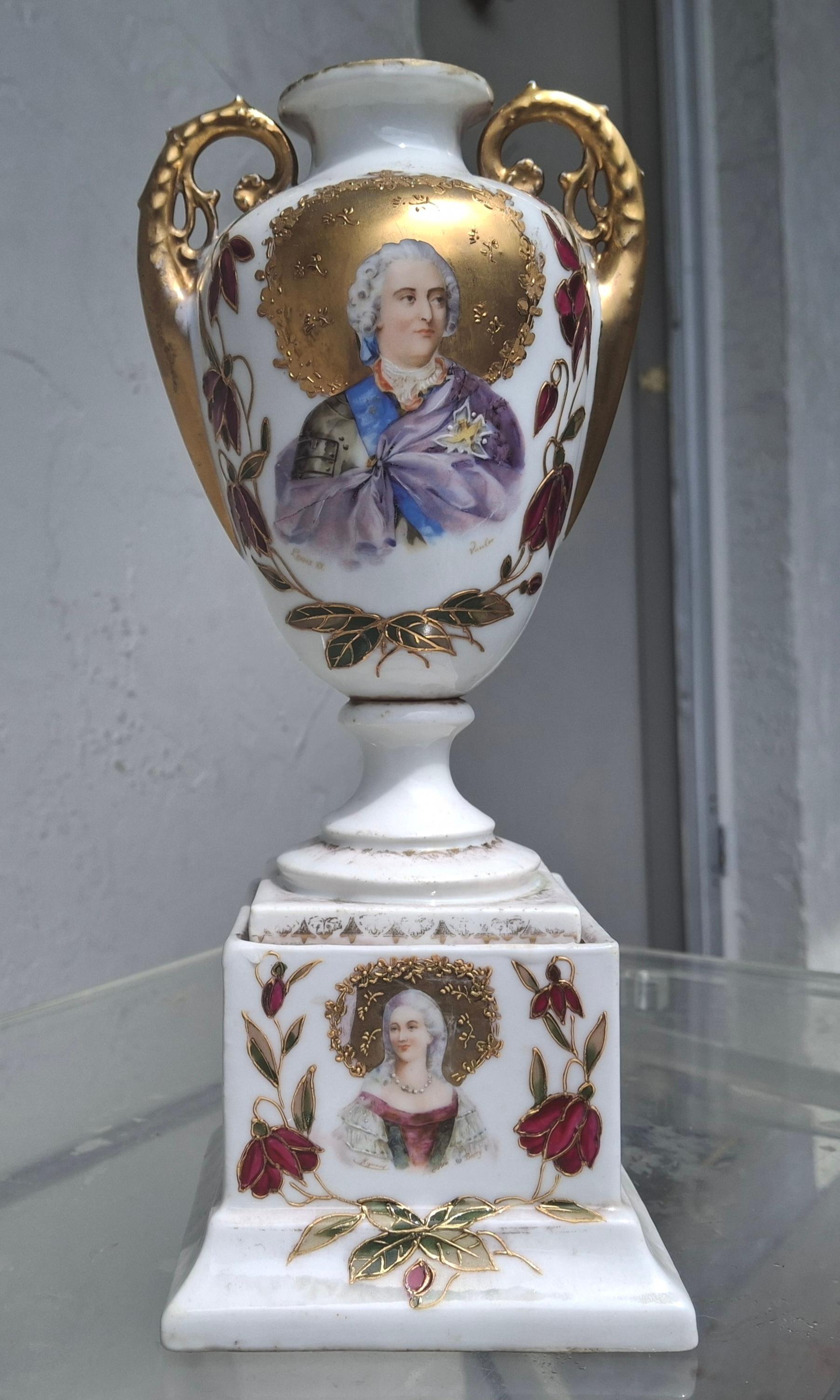 Vaso/urna in porcellana Luigi XV del XIX secolo Royal Vienna Porcelain in vendita 1