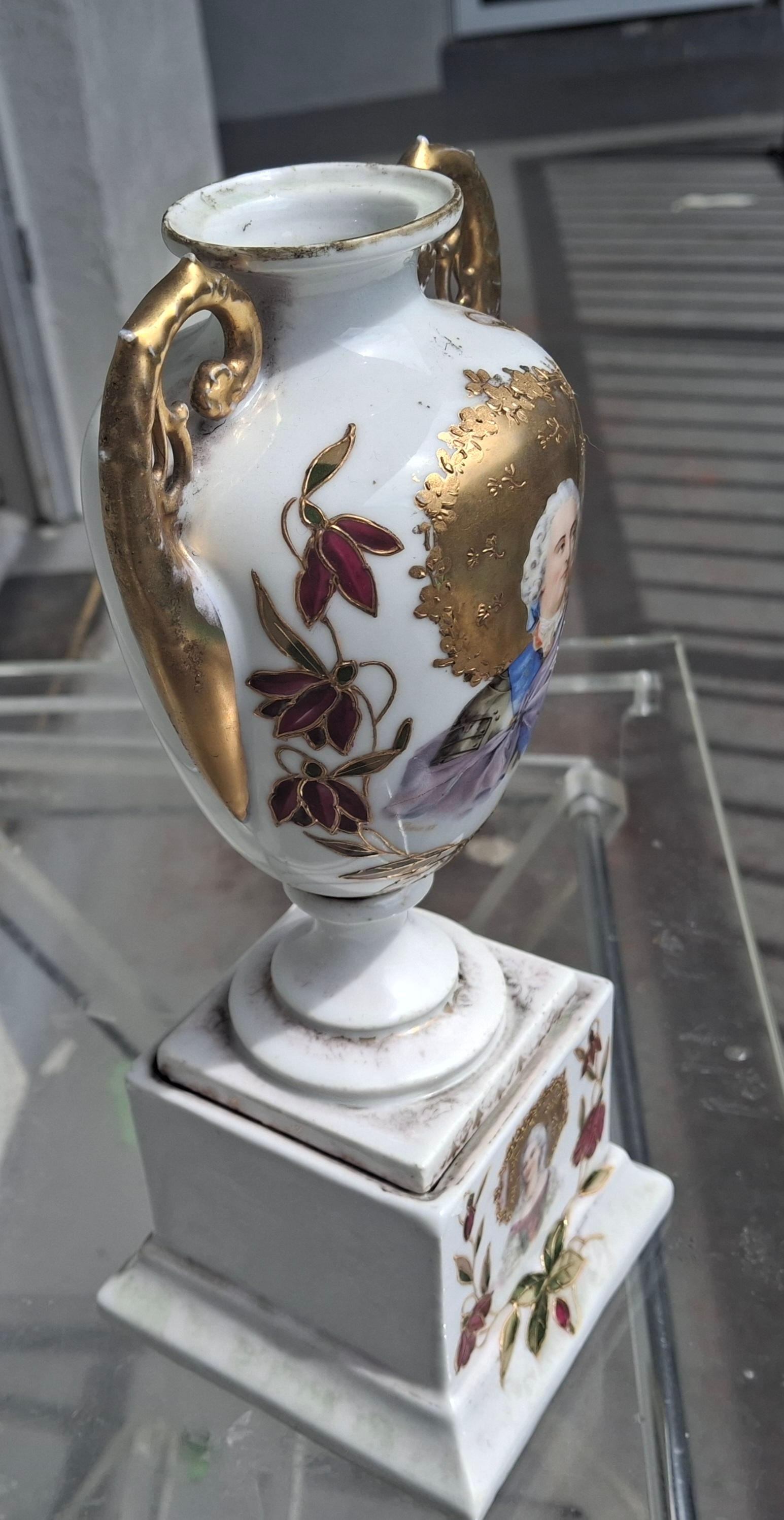Vaso/urna in porcellana Luigi XV del XIX secolo Royal Vienna Porcelain in vendita 3